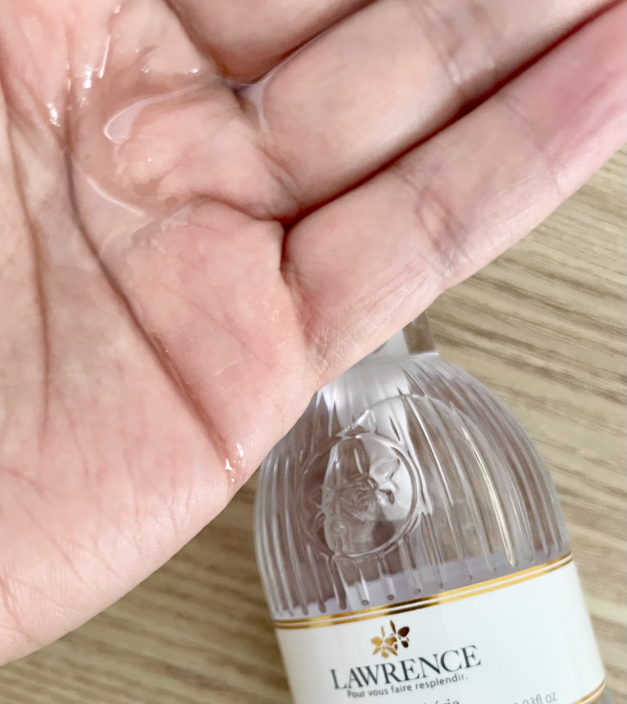 ロウレンス シャイニングスルーヘアオイル リアンマシェリ（レイヤードモイストタイプ）/ロウレンス /ヘアオイルを使ったクチコミ（2枚目）