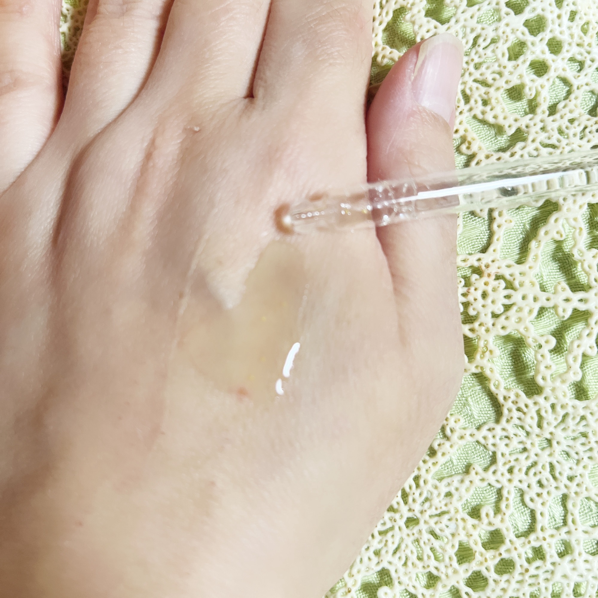 アベイユ ロイヤル ウォータリー オイル セロム/GUERLAIN/美容液を使ったクチコミ（3枚目）