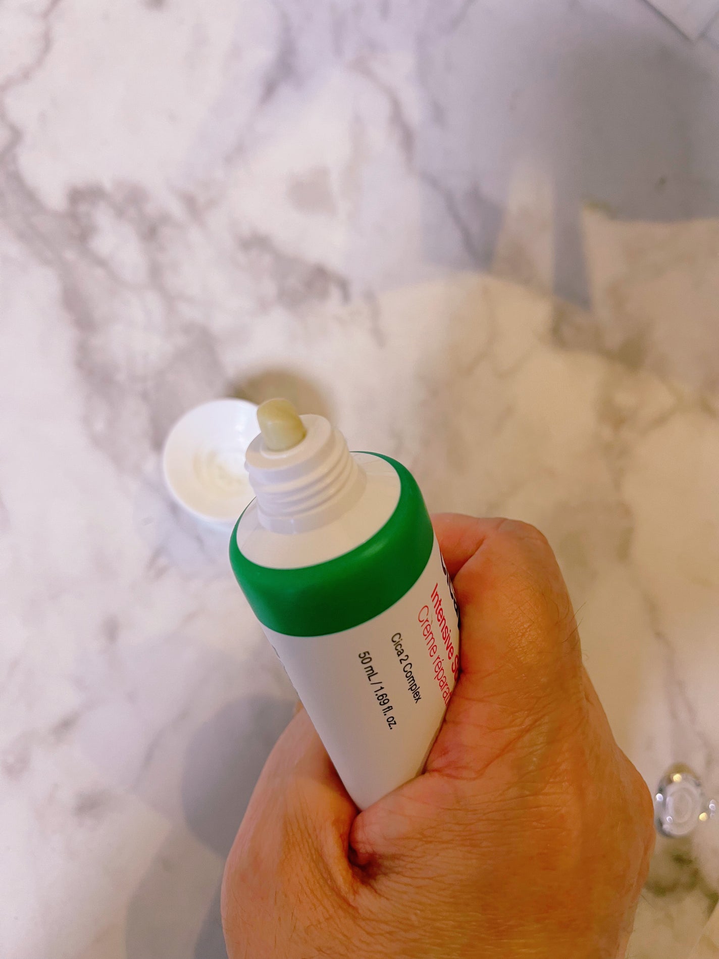 オタネ on LIPS 「毎日のシカパワーで敏感肌でも肌のコントロールをし、日頃の肌スト..」(2枚目)