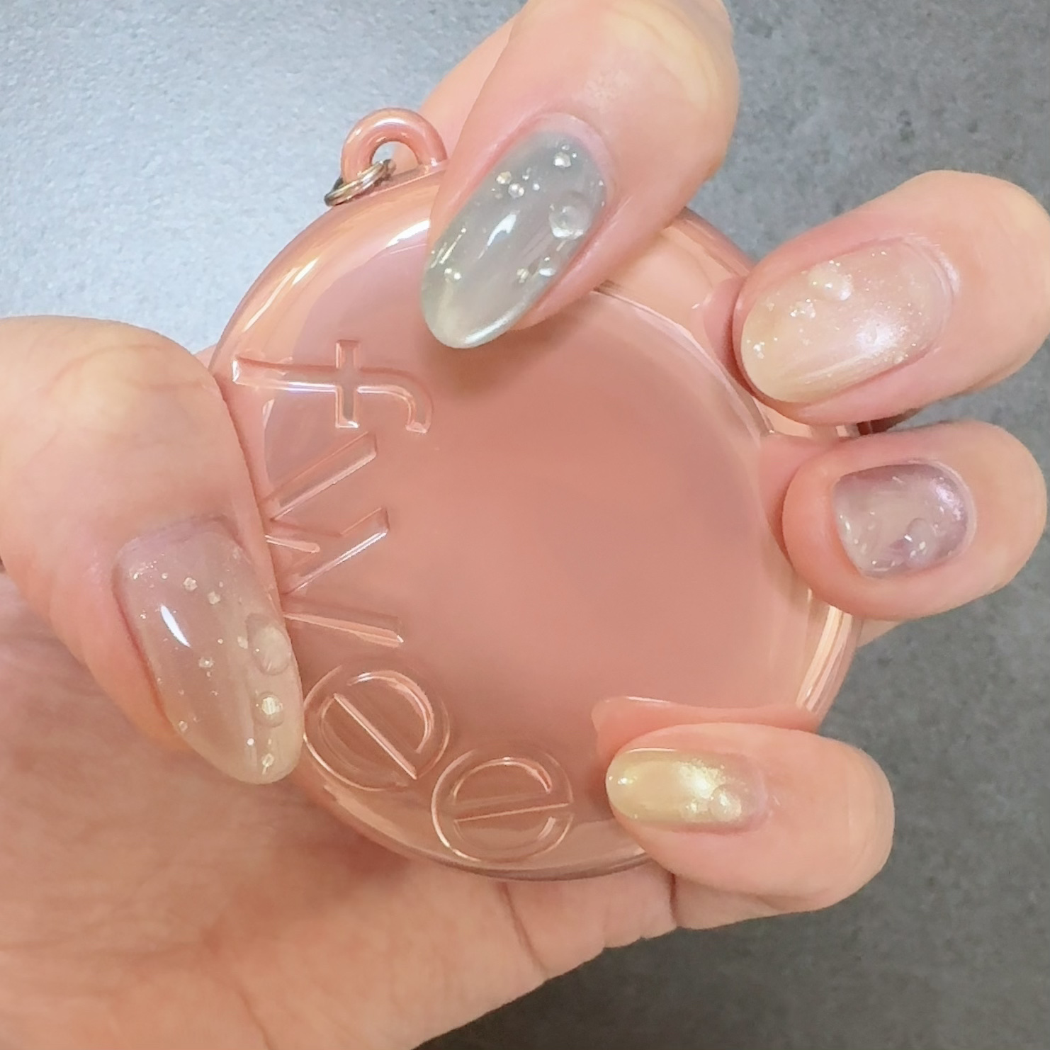 フィー ポケットアイパレット/fwee/アイシャドウパレットを使ったクチコミ（3枚目）