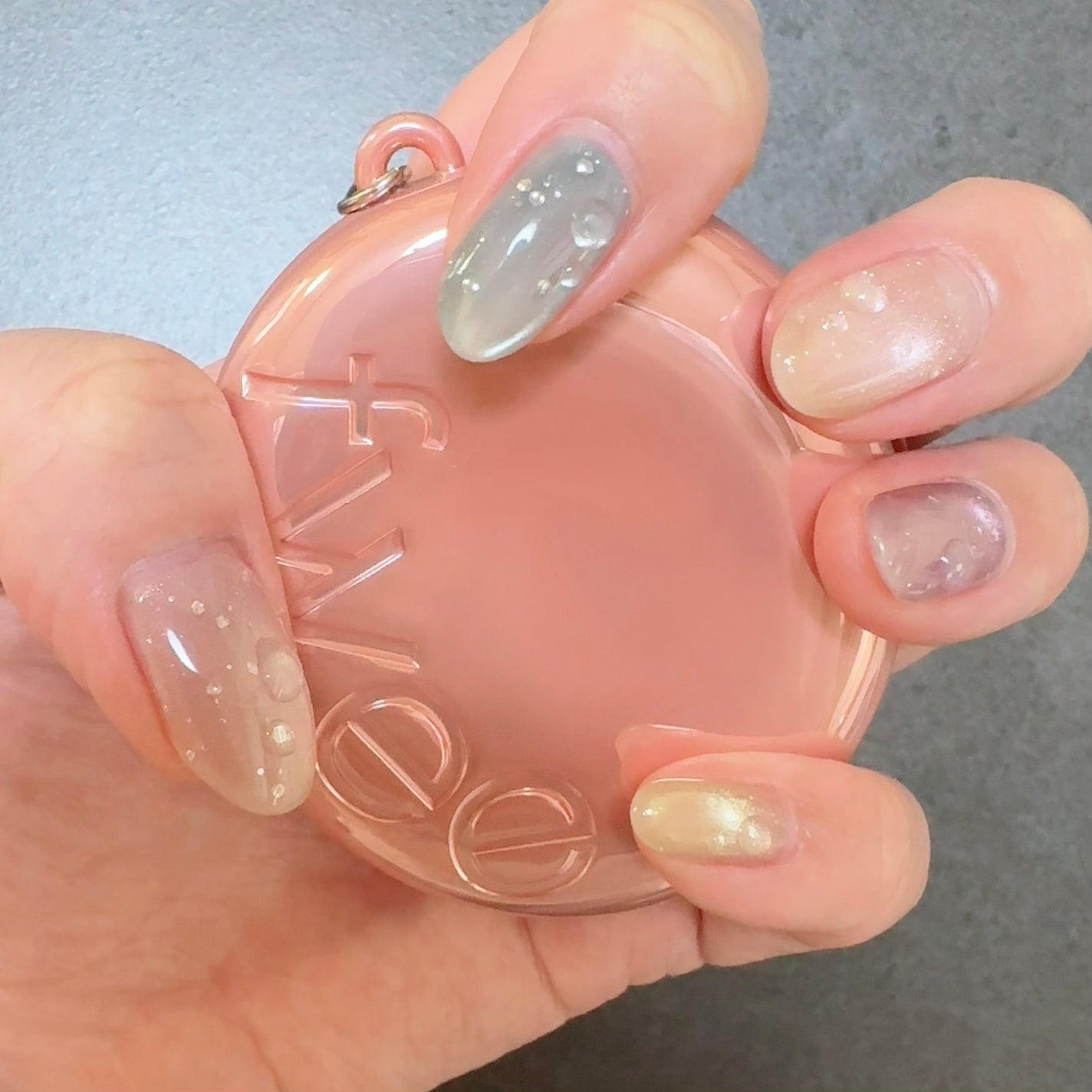 フィー ポケットアイパレット/fwee/アイシャドウパレットを使ったクチコミ(3枚目)