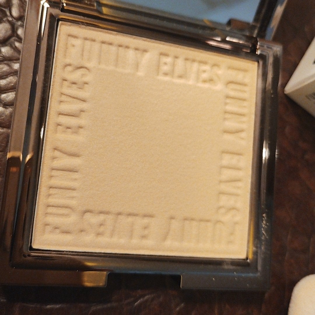 mcgroupakiko on LIPS 「猛暑続きで、外出時のメイクは出来るだけ工程を省けるよう、透明感..」(4枚目)