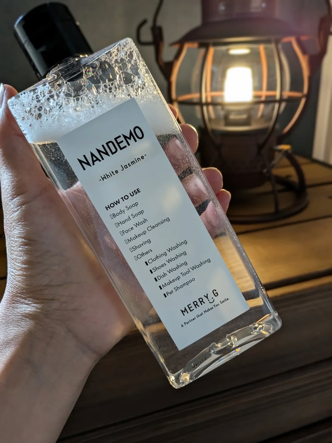 .

1本で10役♡ボトルがおしゃれな
オーガニックマルチソープ🫧NANDEMO🫧

我が家今年からキャンプ始めたんだけどコレ1本で
洗顔、食器洗い、洗濯…なんでもできちゃうから
荷物が減って嬉しい！！

オーガニックだけど泡立ちも良く