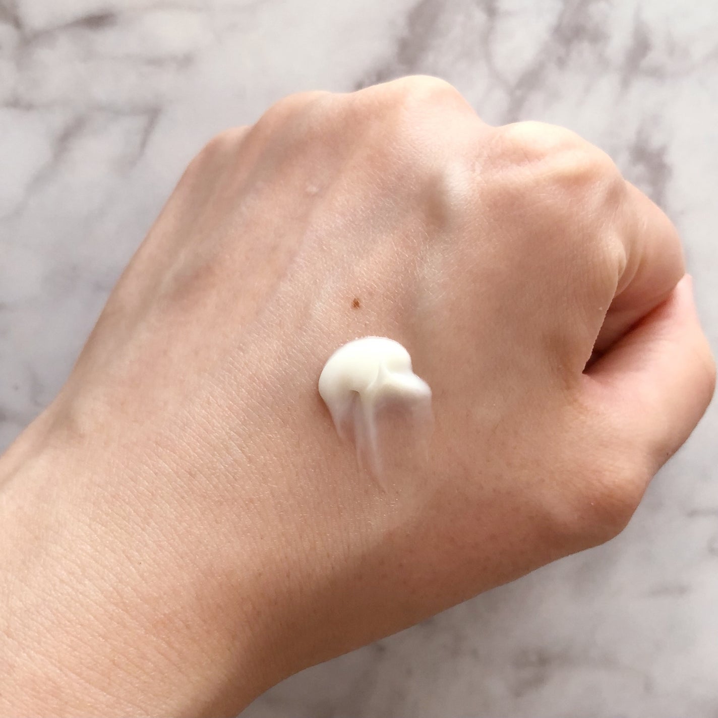 ヨル スキン オーバーナイトセラム モイスト/YOLU/美容液を使ったクチコミ(7枚目)