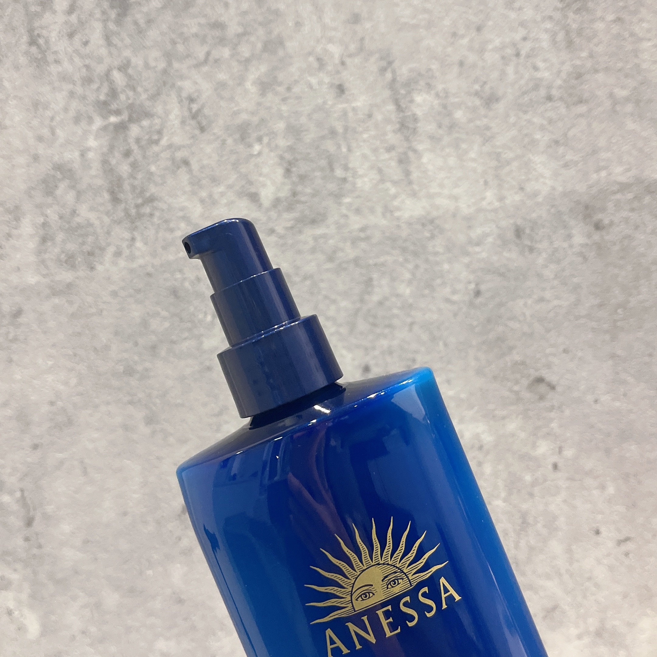 アネッサ　スキンセラム<医薬部外品>/アネッサ/フェイスクリームを使ったクチコミ（2枚目）