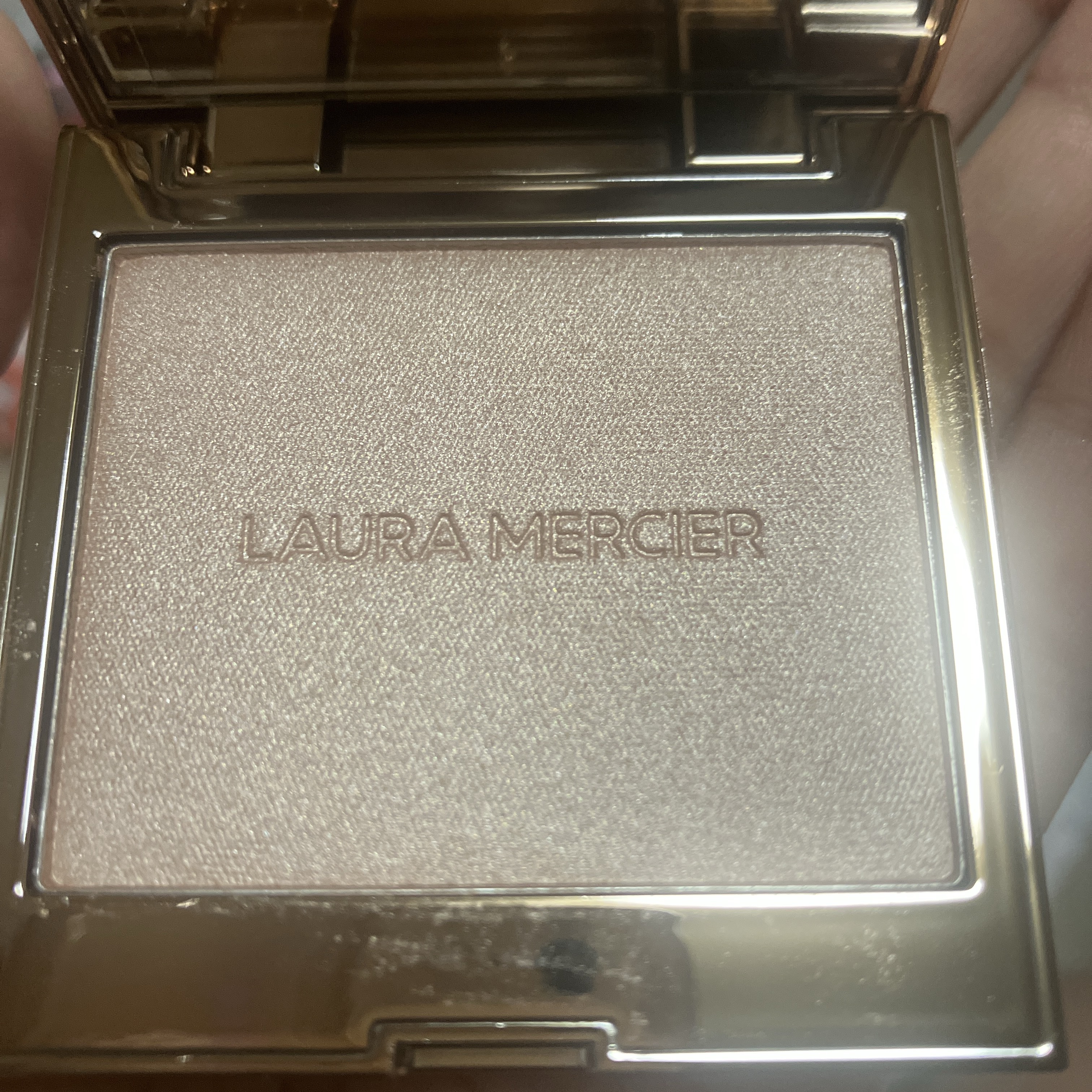 ローズグロウ イルミネーター /ローラ メルシエ/プレストパウダーを使ったクチコミ（2枚目）