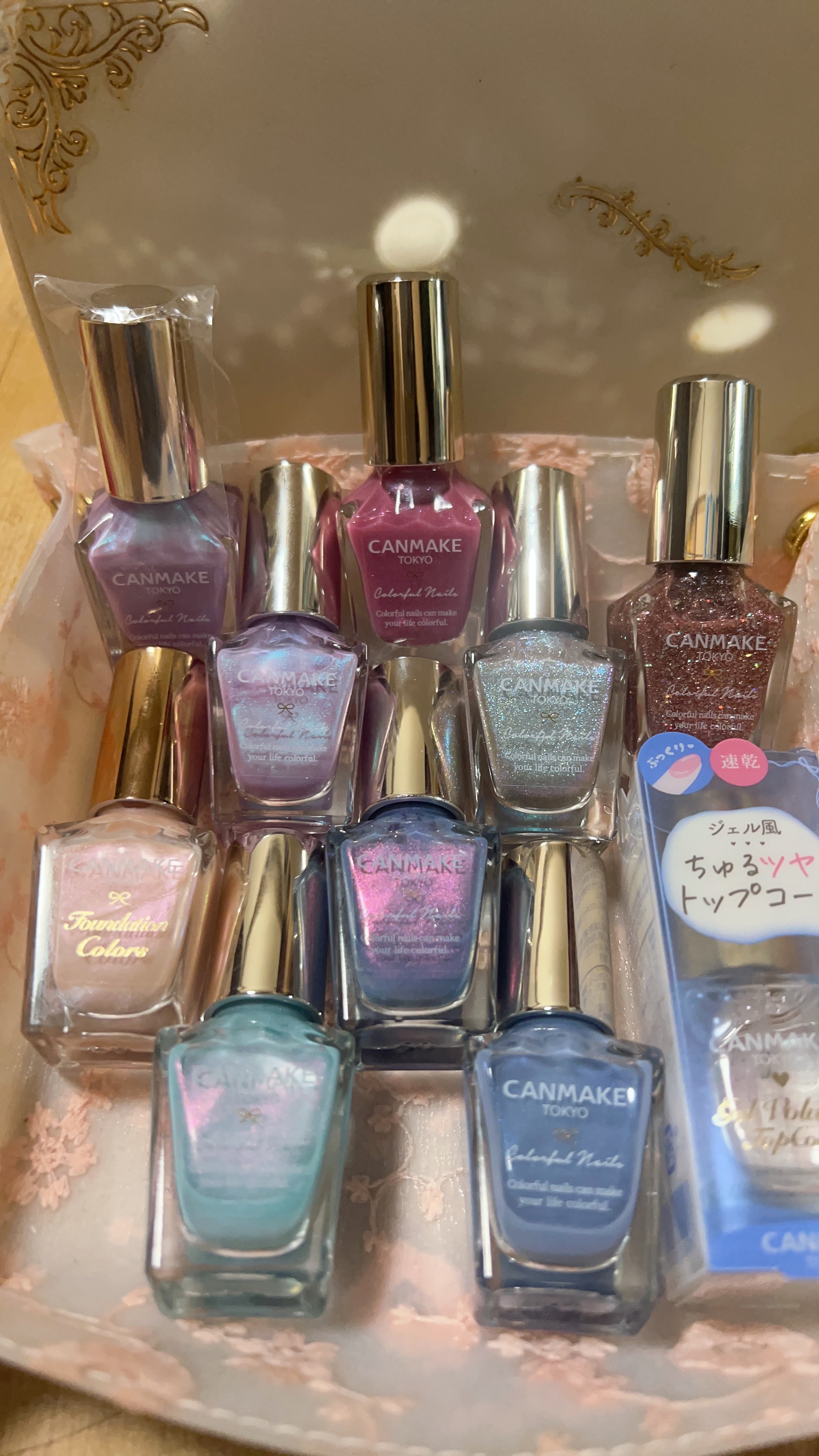 今日は気になっていたキャンメイクの
マニキュア達をお迎えしてきました🪼🫧

先週は体調が悪く、お買い物に行く気分でも
無かったので投稿1つもできませんでした🙇‍♀️

今日は体調も良かったので上の子2人連れて
ショッピングモールに(*