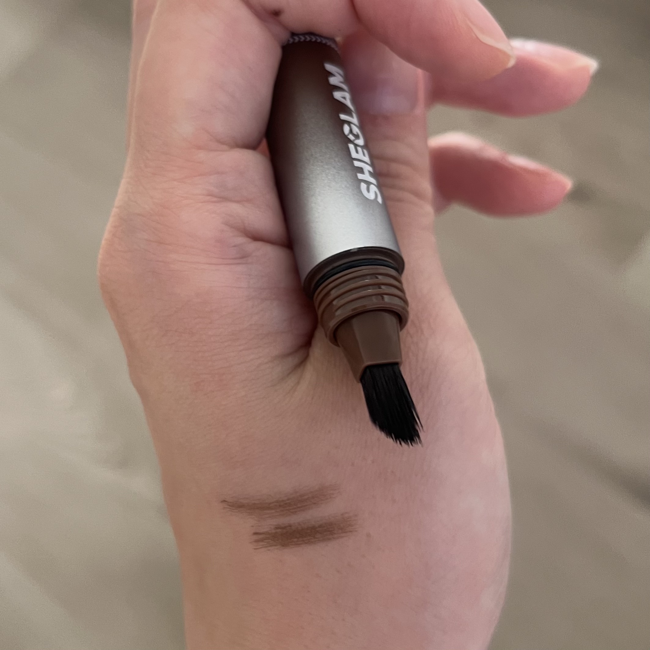 ブロウフェクション アングルブラシ＆ディップトープ/SHEGLAM/アイブロウペンシルを使ったクチコミ（3枚目）