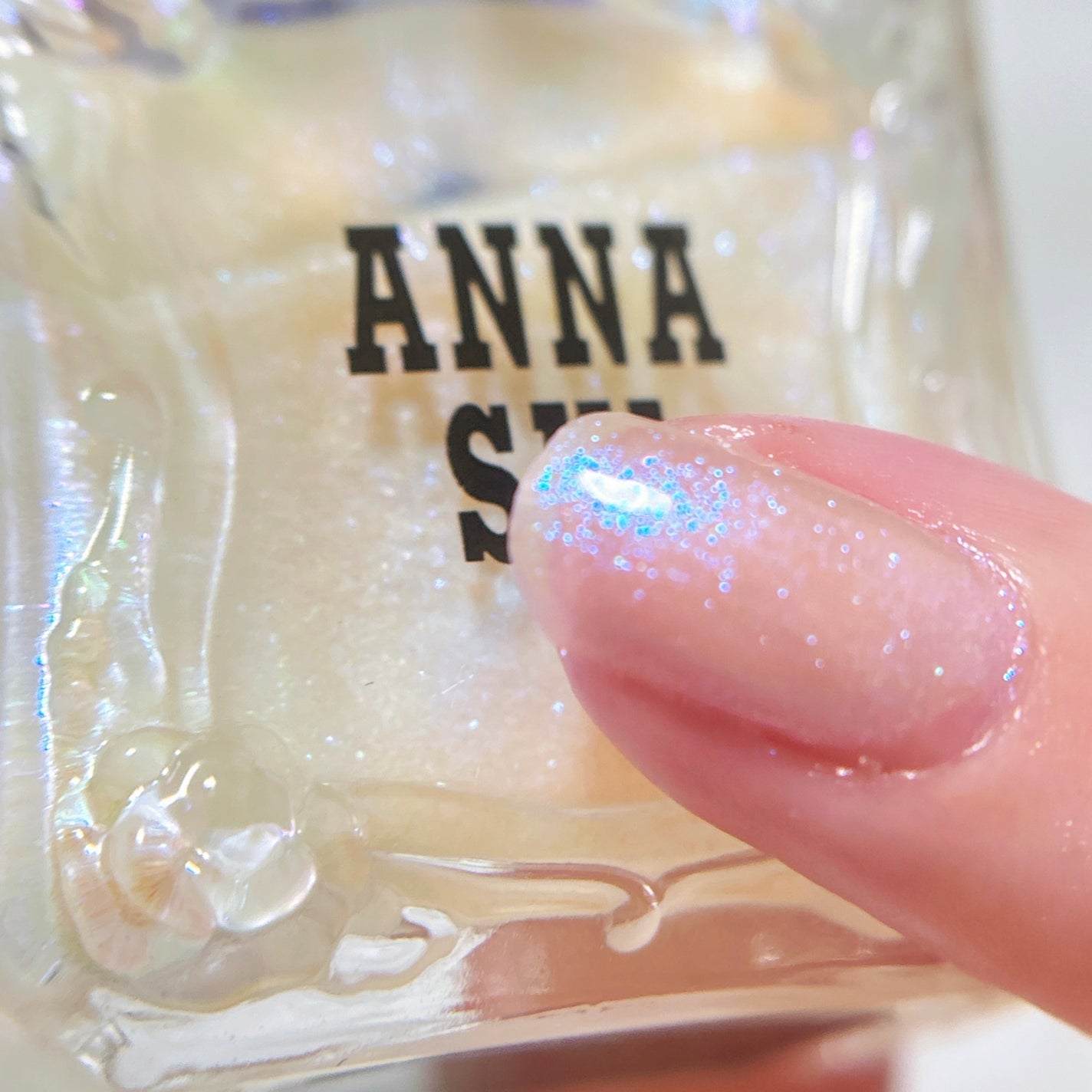 とわ/10wA on LIPS 「▼ANNASUIネイルカラー031クリアベースに青ラメぎっしり..」(4枚目)