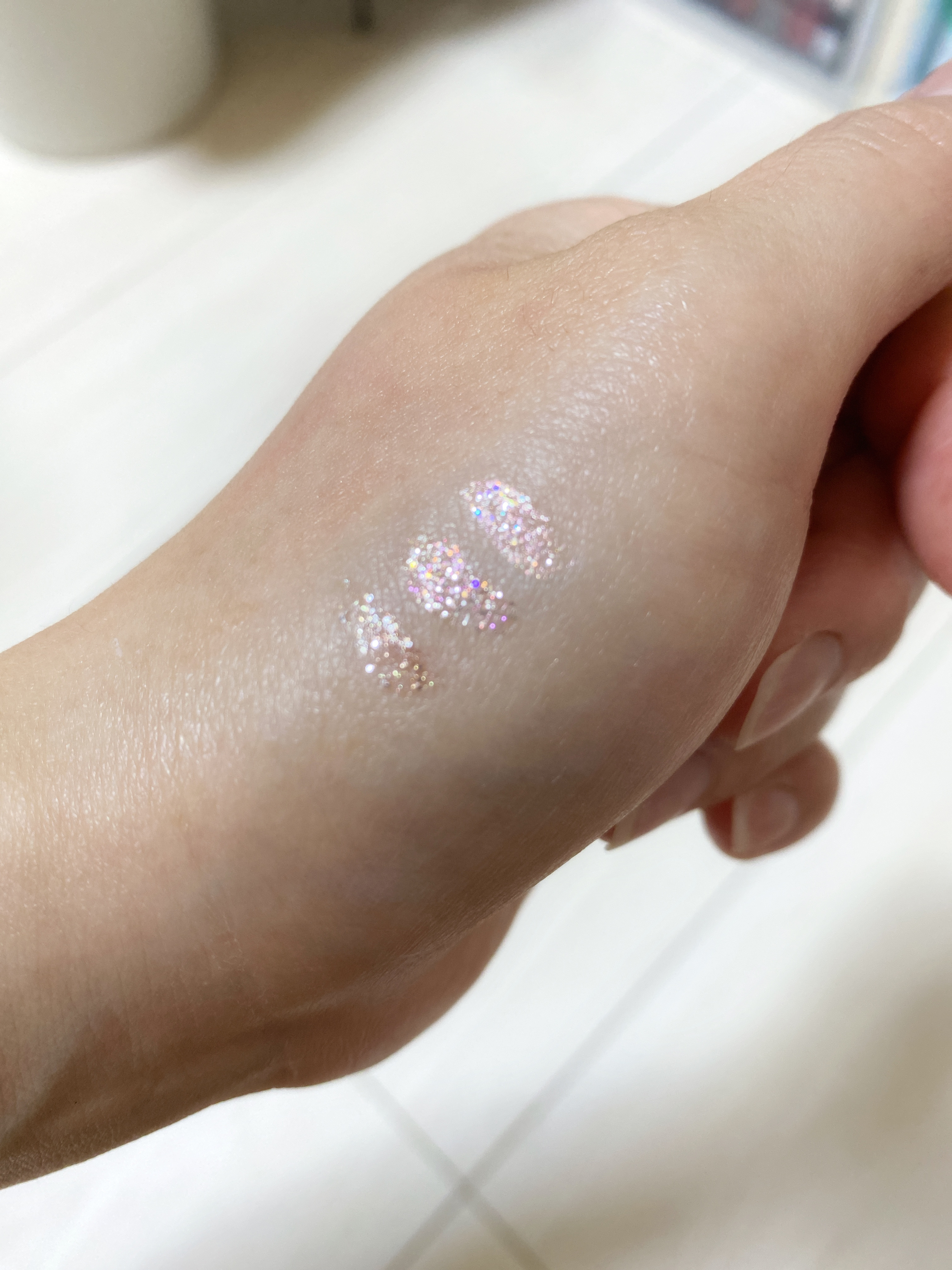 シピシピ グリッター イルミネーションライナー S/CipiCipi/リキッドアイライナーを使ったクチコミ（3枚目）