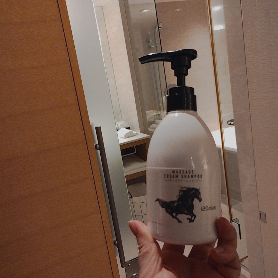 mcgroupakiko on LIPS 「時々夫がブラッシングしてくれるのですが、今日は「ママ、髪の毛増..」(1枚目)