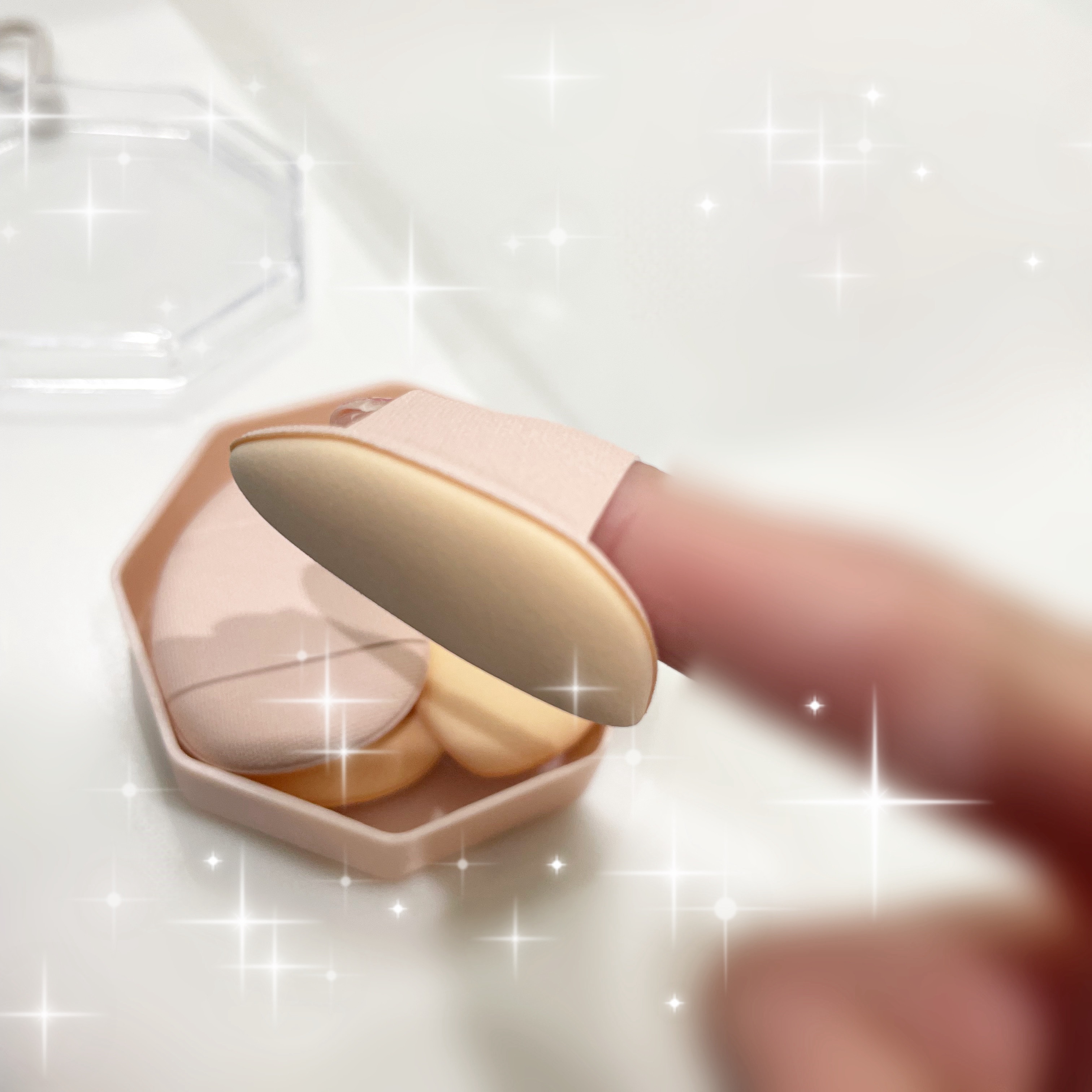 メイクアップパフ（ミニサイズ、４個、専用ケース付）/DAISO/パフ・スポンジを使ったクチコミ（3枚目）