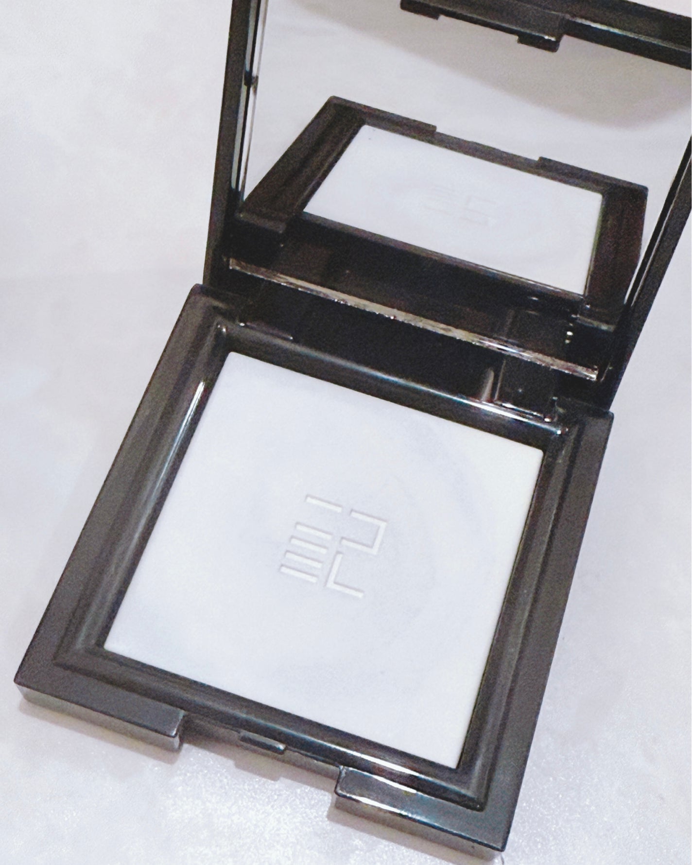 トランスルーシェント ブルーリング セッティング パウダー/PERFECT DIARY/プレストパウダーを使ったクチコミ(4枚目)