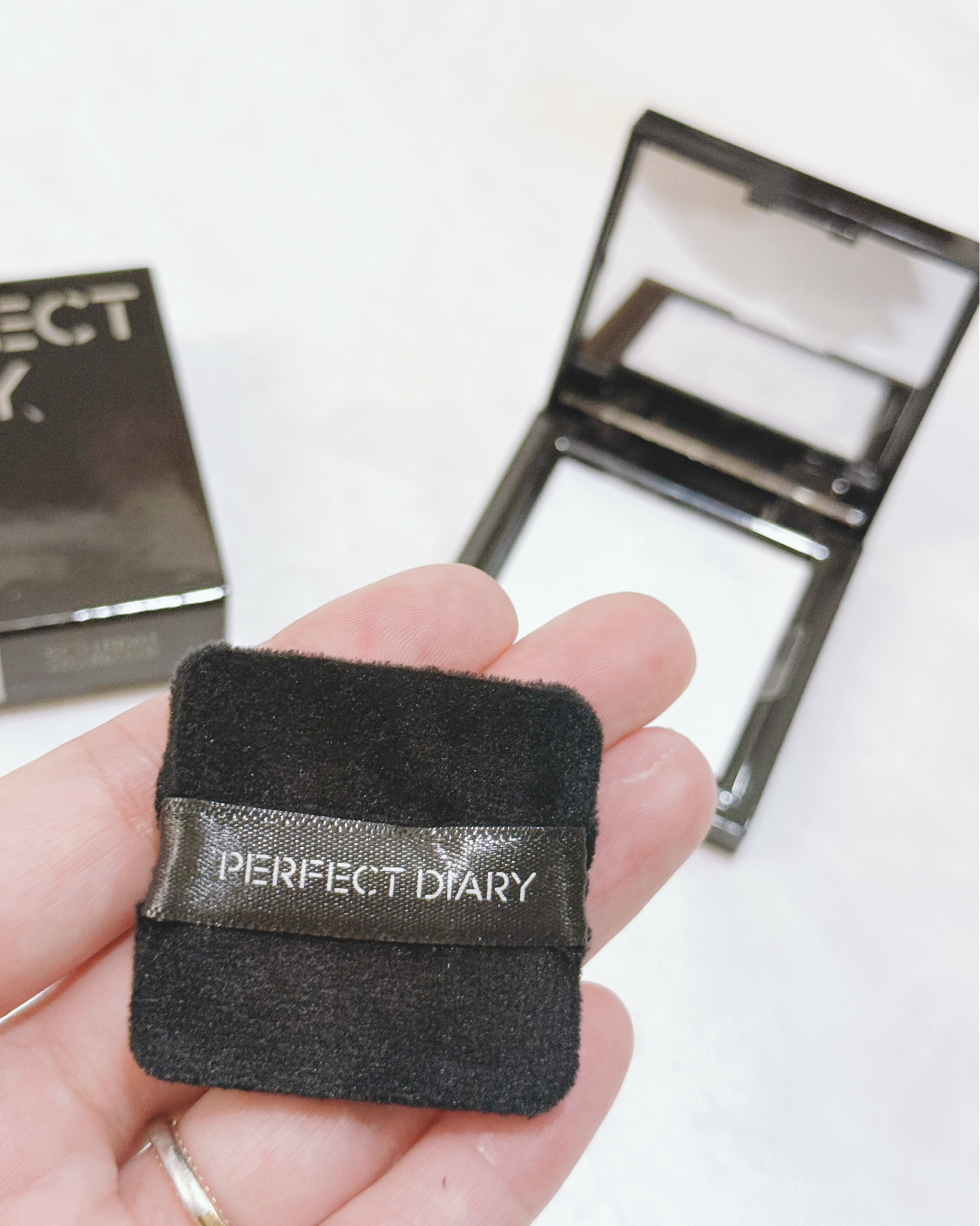 トランスルーシェント ブルーリング セッティング パウダー/PERFECT DIARY/プレストパウダーを使ったクチコミ（3枚目）