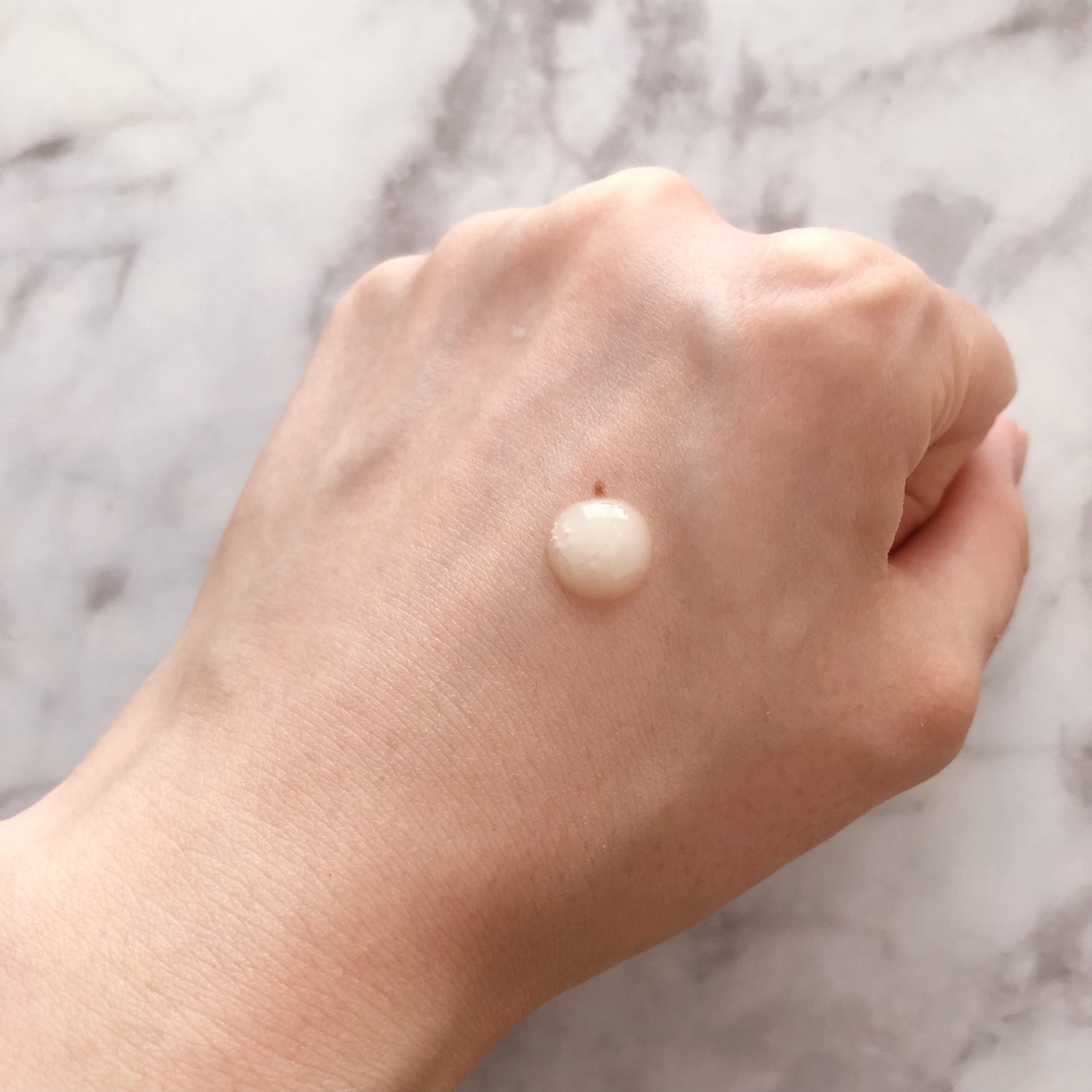 ヨル スキン オーバーナイトセラム モイスト/YOLU/美容液を使ったクチコミ(3枚目)