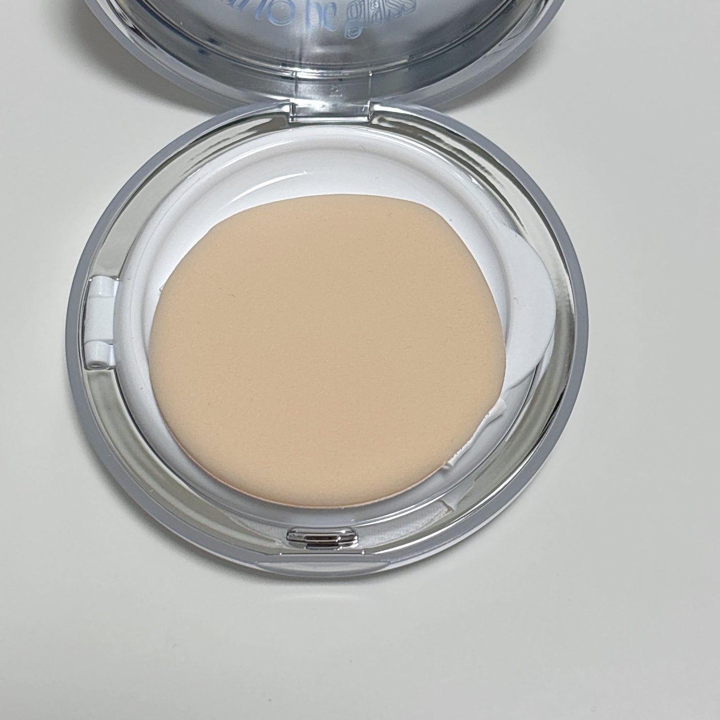 フィー クッションガラスオリジナル/fwee/クッションファンデーションを使ったクチコミ(3枚目)