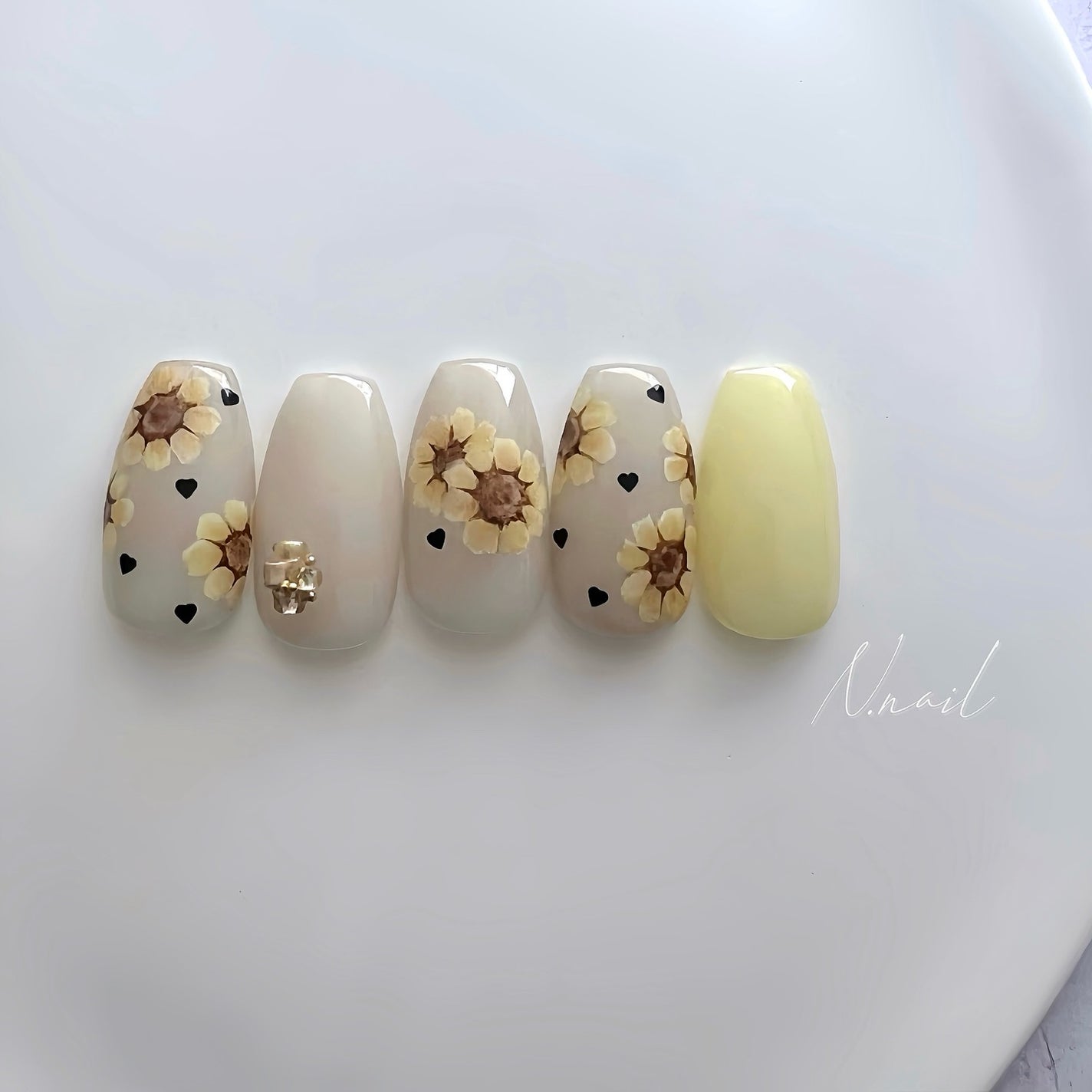 naomi on LIPS 「@nail_academy.anoano8月配信artです✨..」(1枚目)