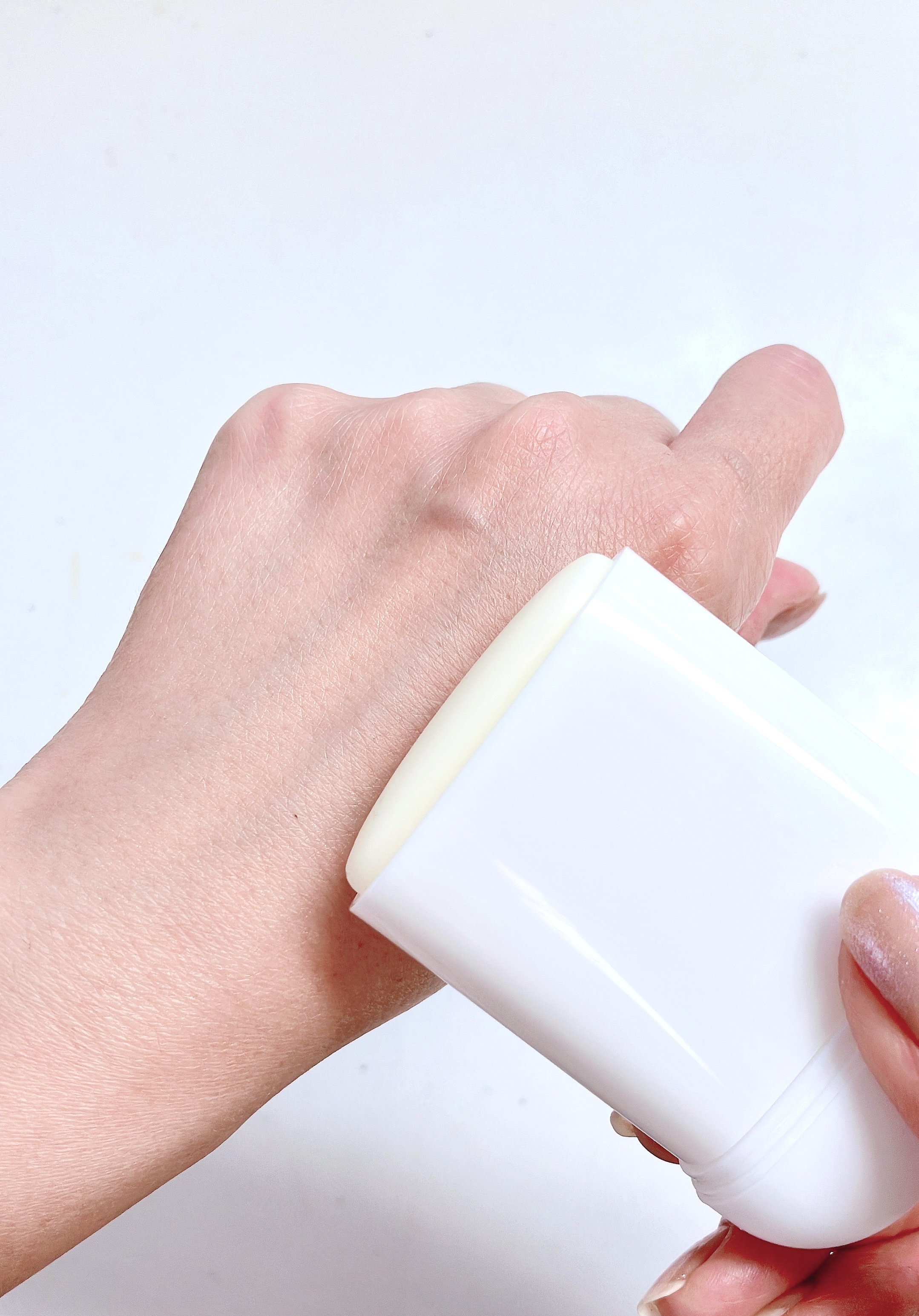 エアリーライト 透明UVスティック/COSRX/日焼け止めスティックを使ったクチコミ（3枚目）