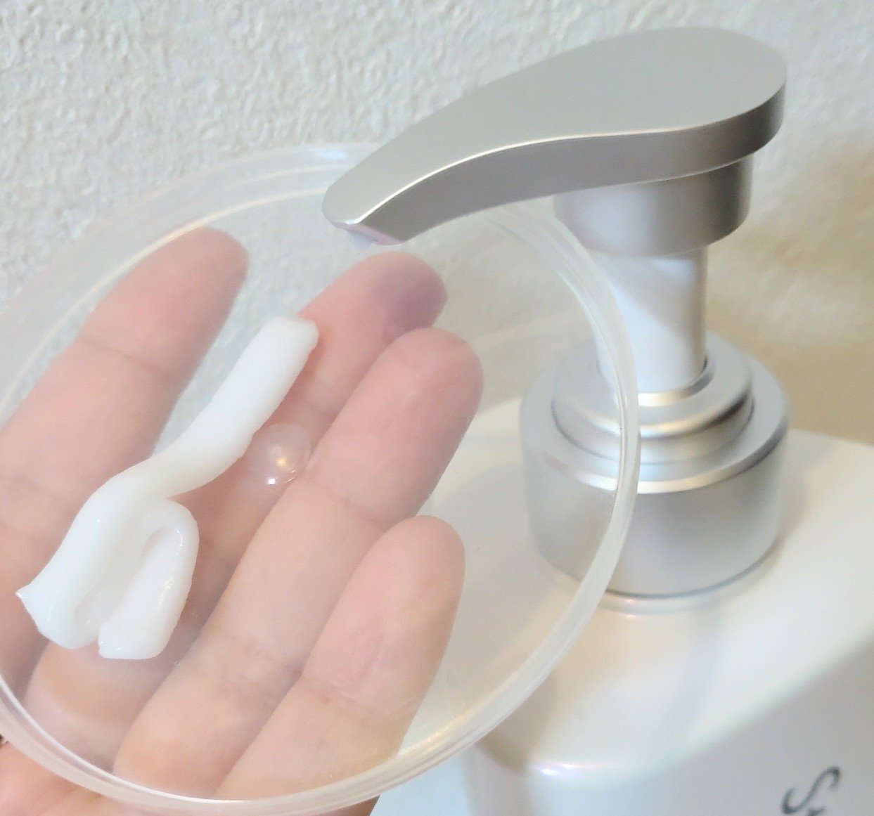 ストレートシャンプー/ストレートトリートメント ホワイトブロッサムの香り/Straine/市販シャンプーを使ったクチコミ（3枚目）