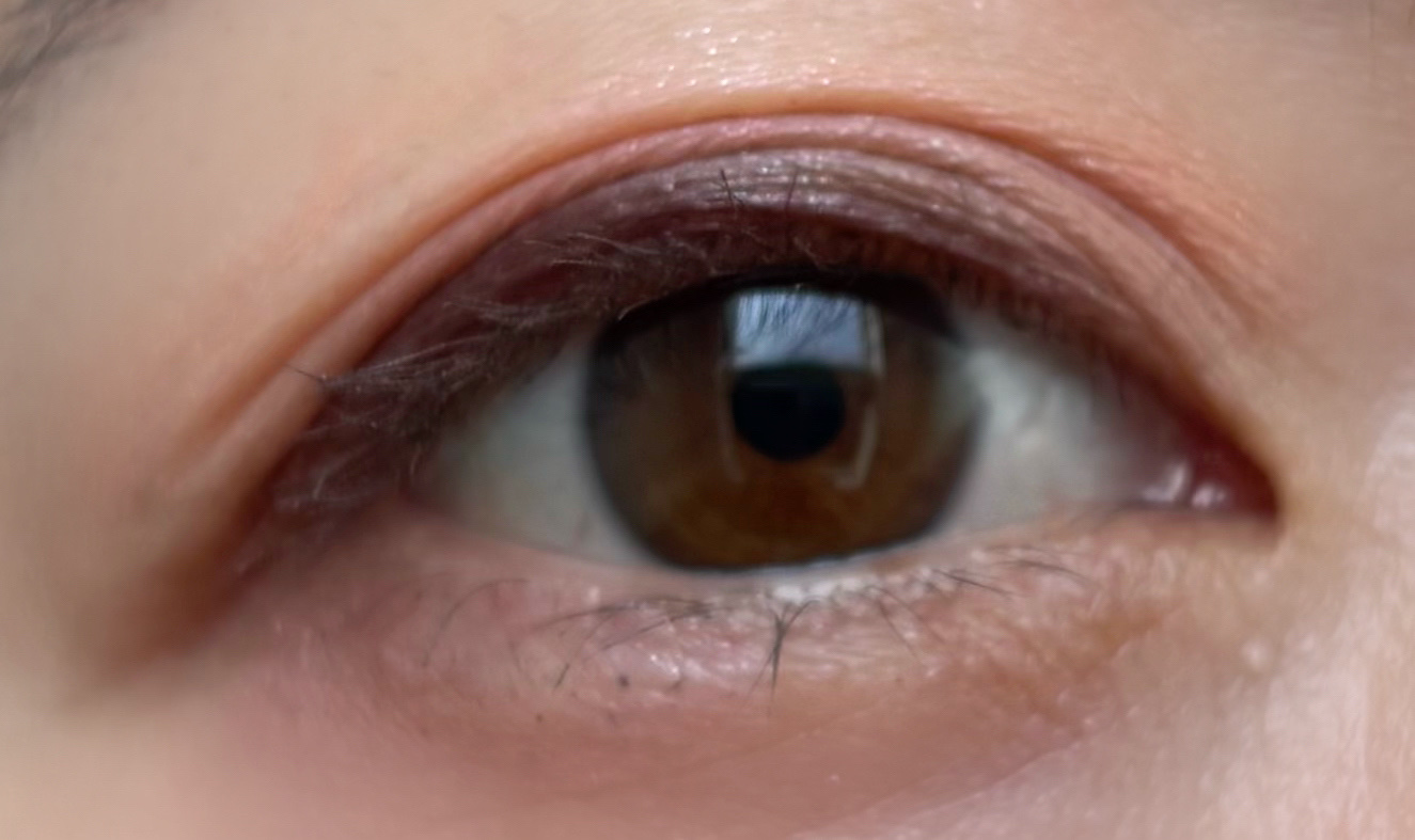 est エスト ノーブル ブライト アイシャドウのクチコミ「est
エスト ノーブル ブライト アイシャドウ
01kindness

優しい色味✨️

左.....」（3枚目）