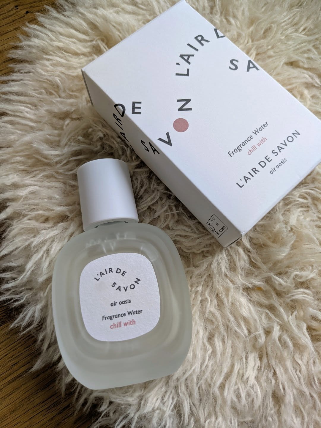 .

楽しみにしてたのが届いた🎁
レールデュサボン
エアオアシス　フレグランスウォーター

6種類ある中から私が選んだのはChillwith
香水特有のツンっとした香りがなくふんわり
ホワイトティーの自然な香りがつづいてくれたよ✨
気分を