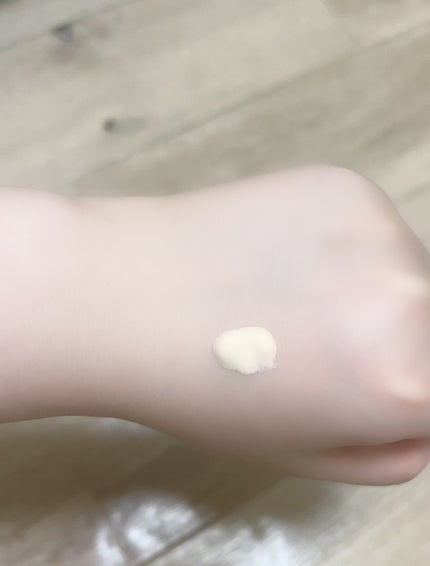 インテンシブ セラム ラディアンス プライマー/BOBBI BROWN/化粧下地を使ったクチコミ(2枚目)