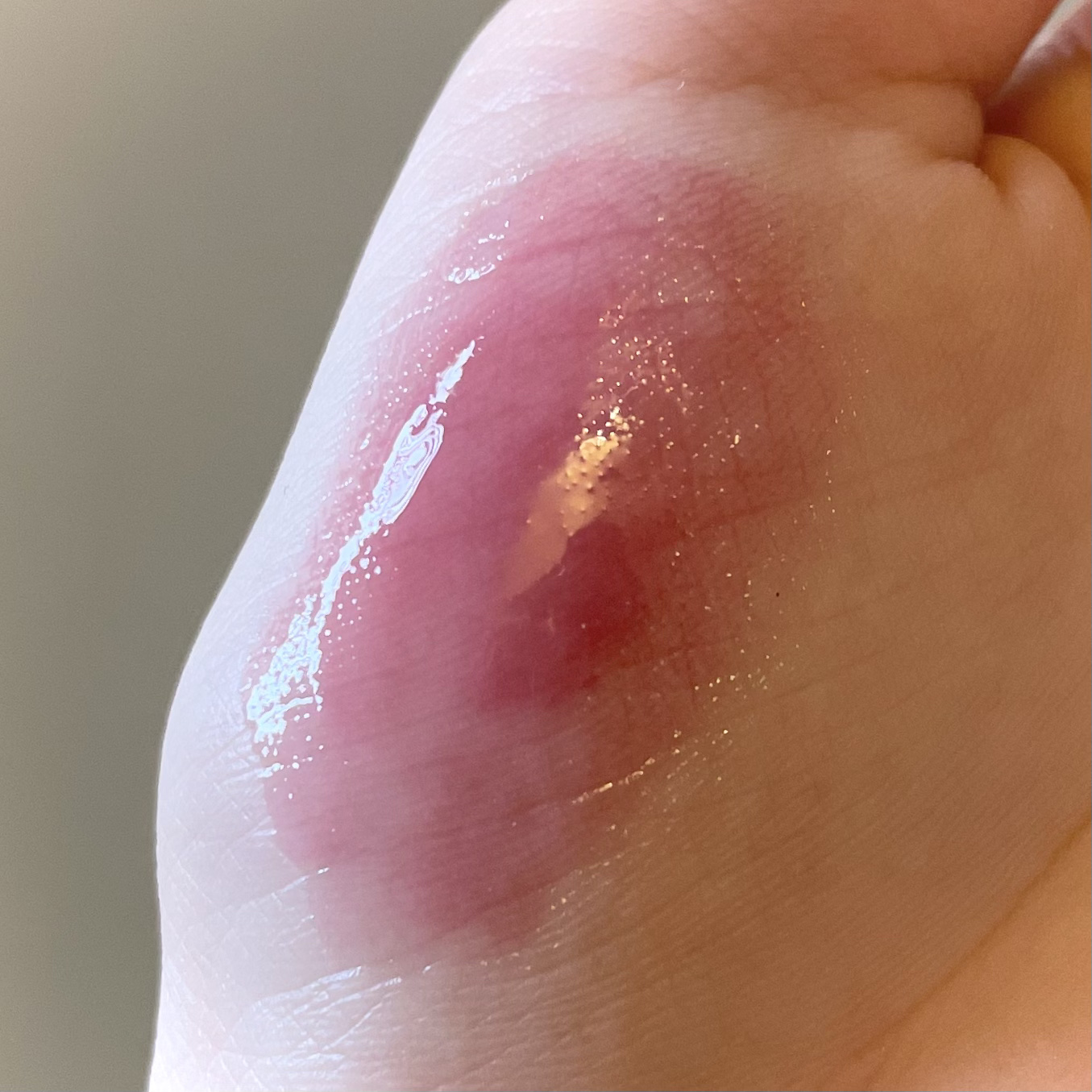 GLOWY TINT BALM/AOU/リップグロスを使ったクチコミ（2枚目）