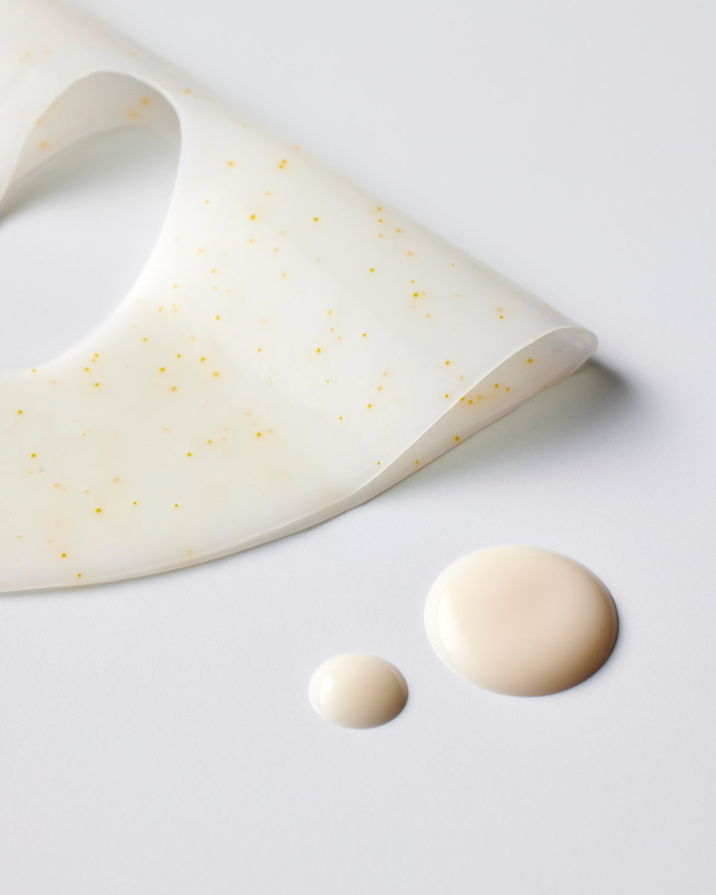 【公式】primera(プリメラ) on LIPS 「🍋ビタミンC×レチノールの掛け合わせで肌のハリも、肌の引き締め..」(1枚目)