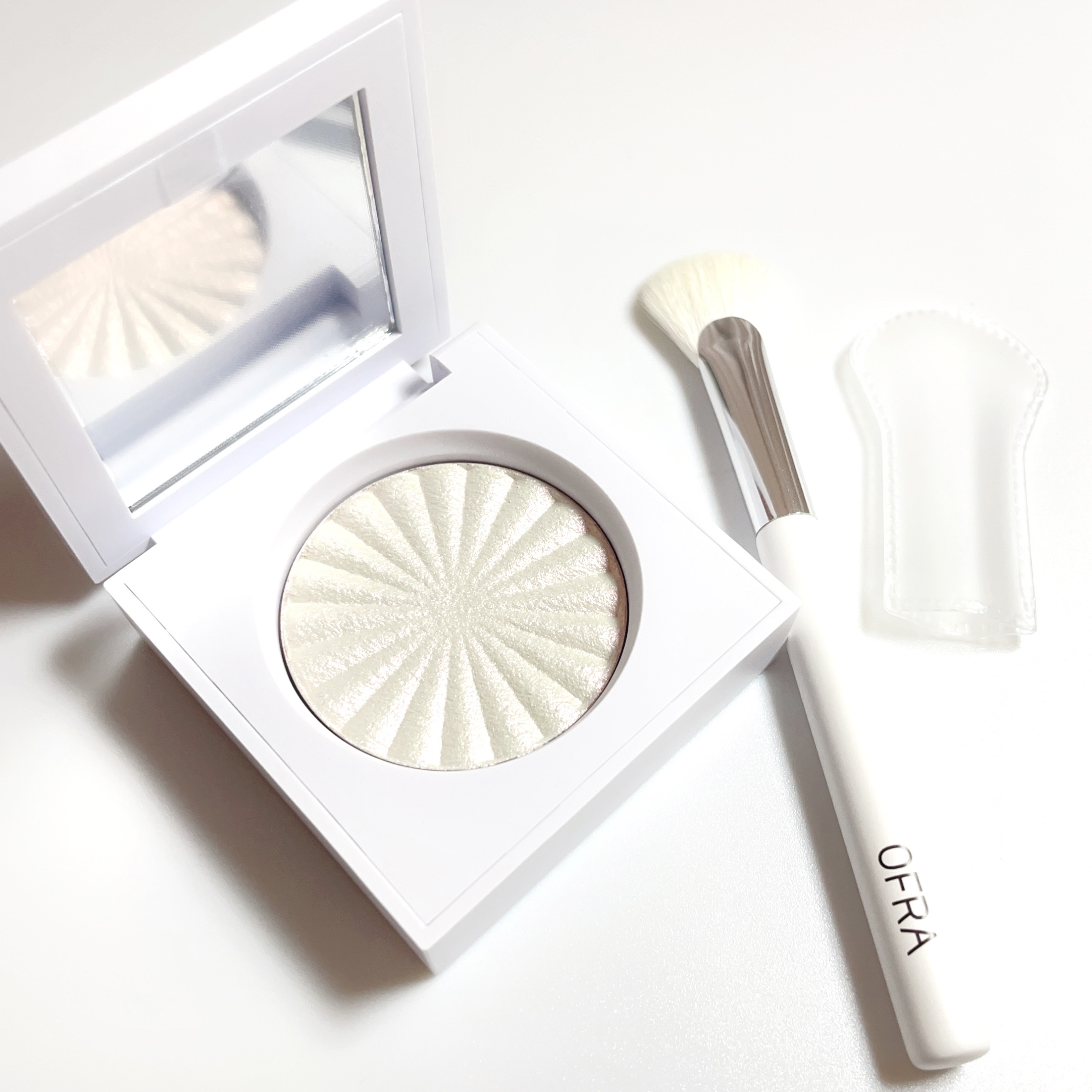 OFRA mini Highlighter/Ofra Cosmetics/パウダーハイライトを使ったクチコミ（2枚目）