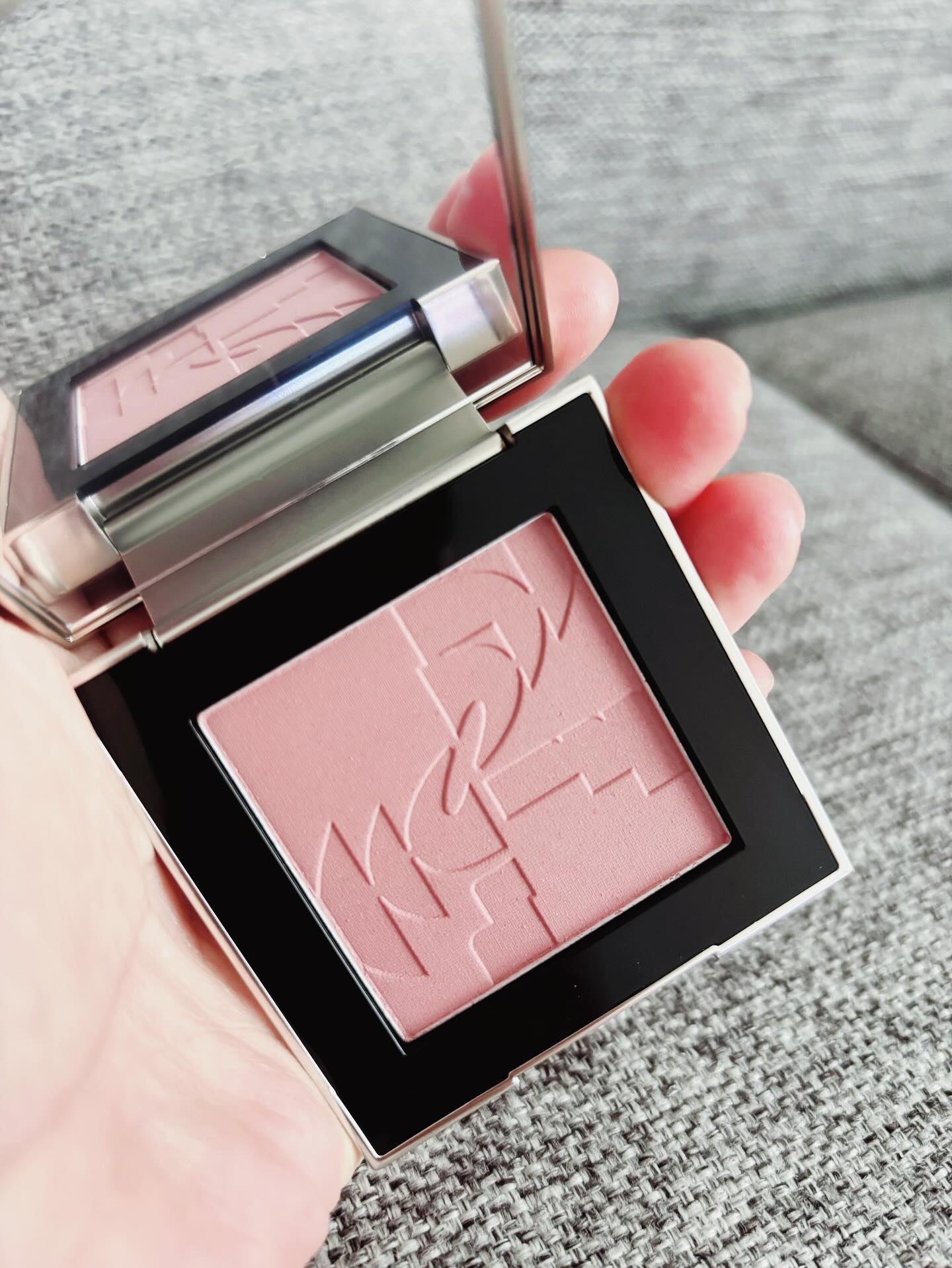 ストロビングフェイスキューブ/TWO SLASH FOUR/ハイライトを使ったクチコミ（2枚目）