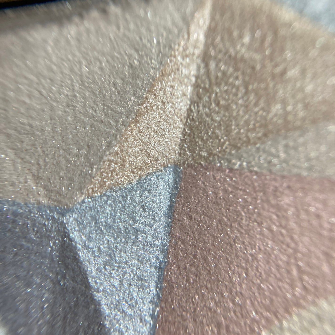 ル・レオスールデクラ /クレ・ド・ポー ボーテ/パウダーハイライトを使ったクチコミ(2枚目)