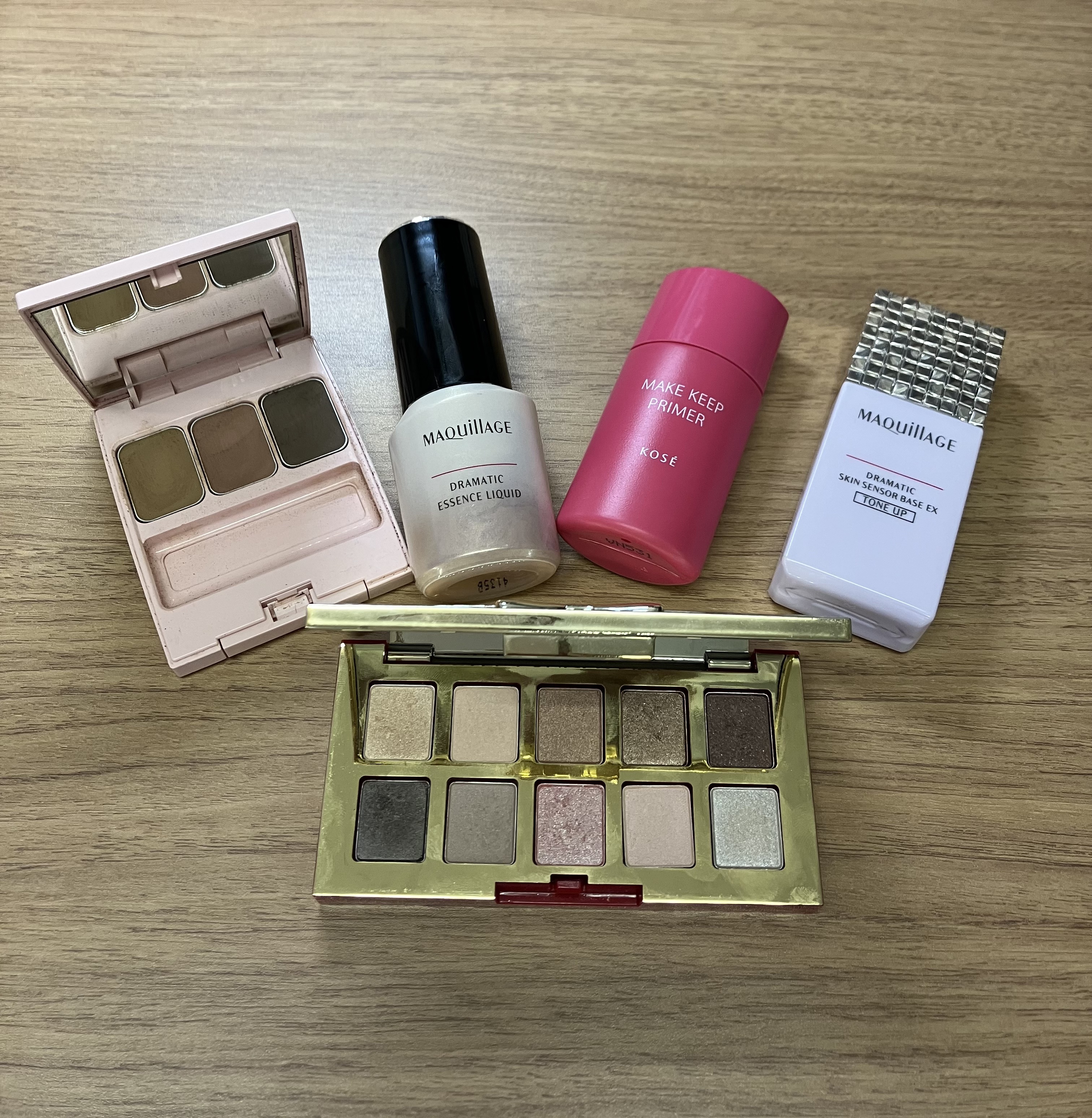 【ビニール付未開封】GIVENCY トラベルExclusive ルースパウダー他 ビニール付未開封】GIVENCY トラベルExclusive ルースパウダー他