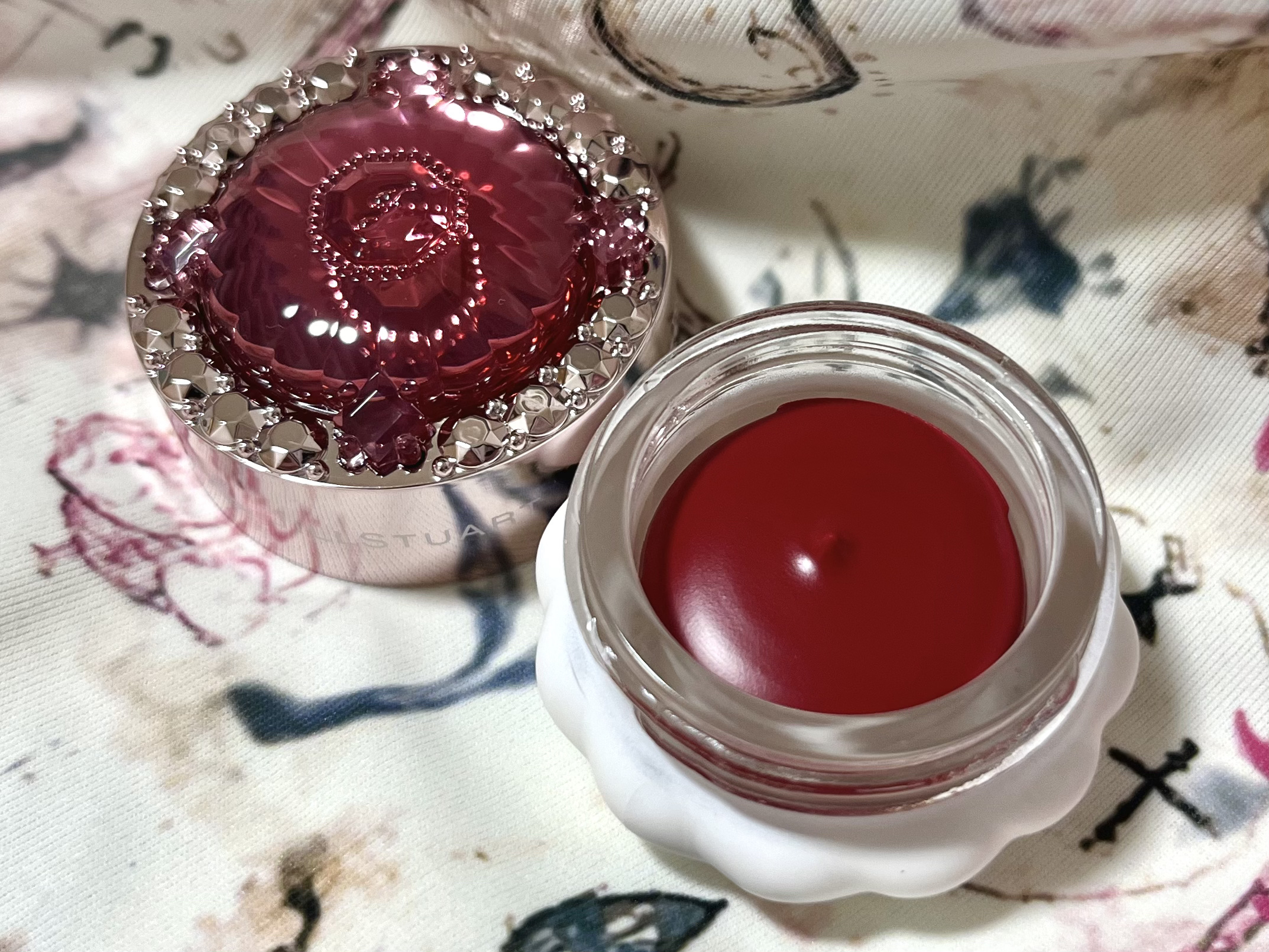 ジルスチュアート バウンシング マルチカラー 02 vivid red celosia/JILL STUART/ジェル・クリームチークを使ったクチコミ（2枚目）