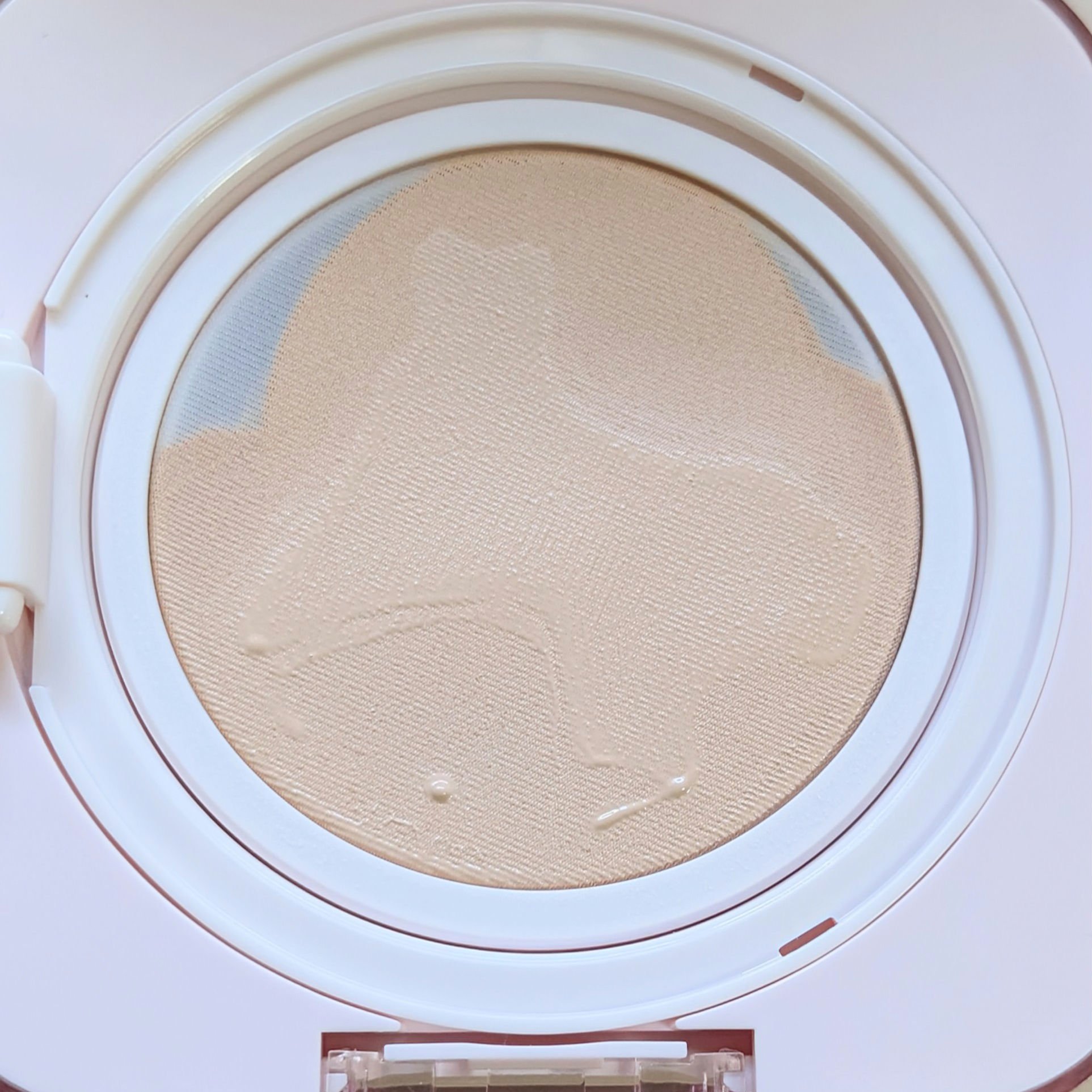 キルカバー メッシュ グロウ エッセンシャル クッション/CLIO/クッションファンデーションを使ったクチコミ（3枚目）