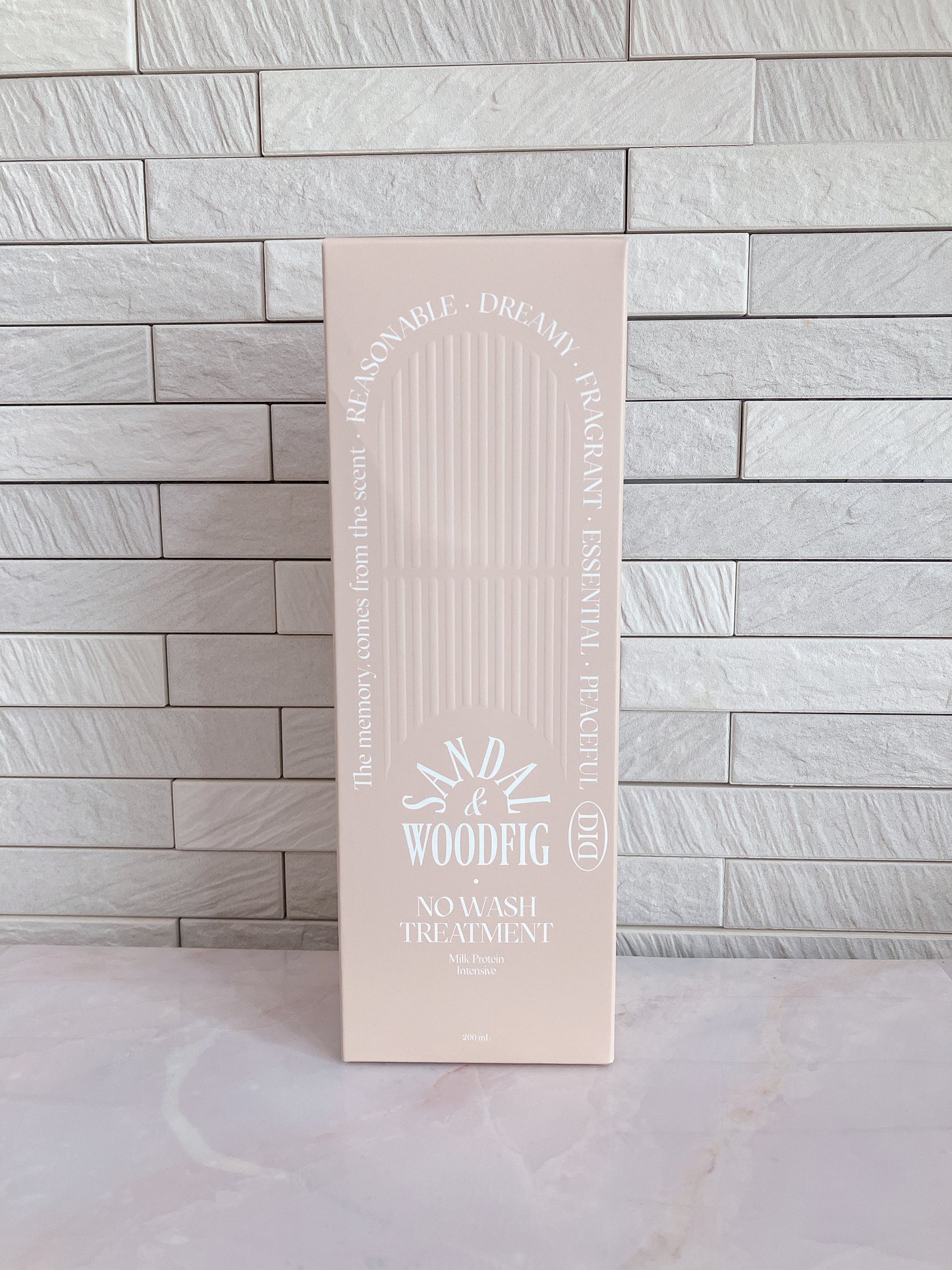 ミルクプロテインインテンシブ ノーウォッシュアンプルトリートメント サンダルウッドフィグ/odiD/ヘアミルクを使ったクチコミ(4枚目)