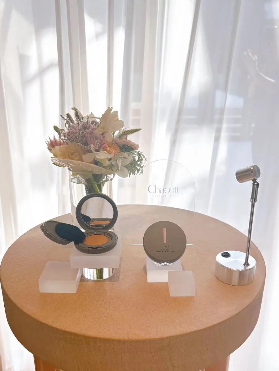 チャコット・コスメティクス エンリッチングクリームファンデーションのクチコミ「Chacottの新商品発表会へ💃

グラスヴェールクッションファンデーションは光を味方にするこ.....」（2枚目）