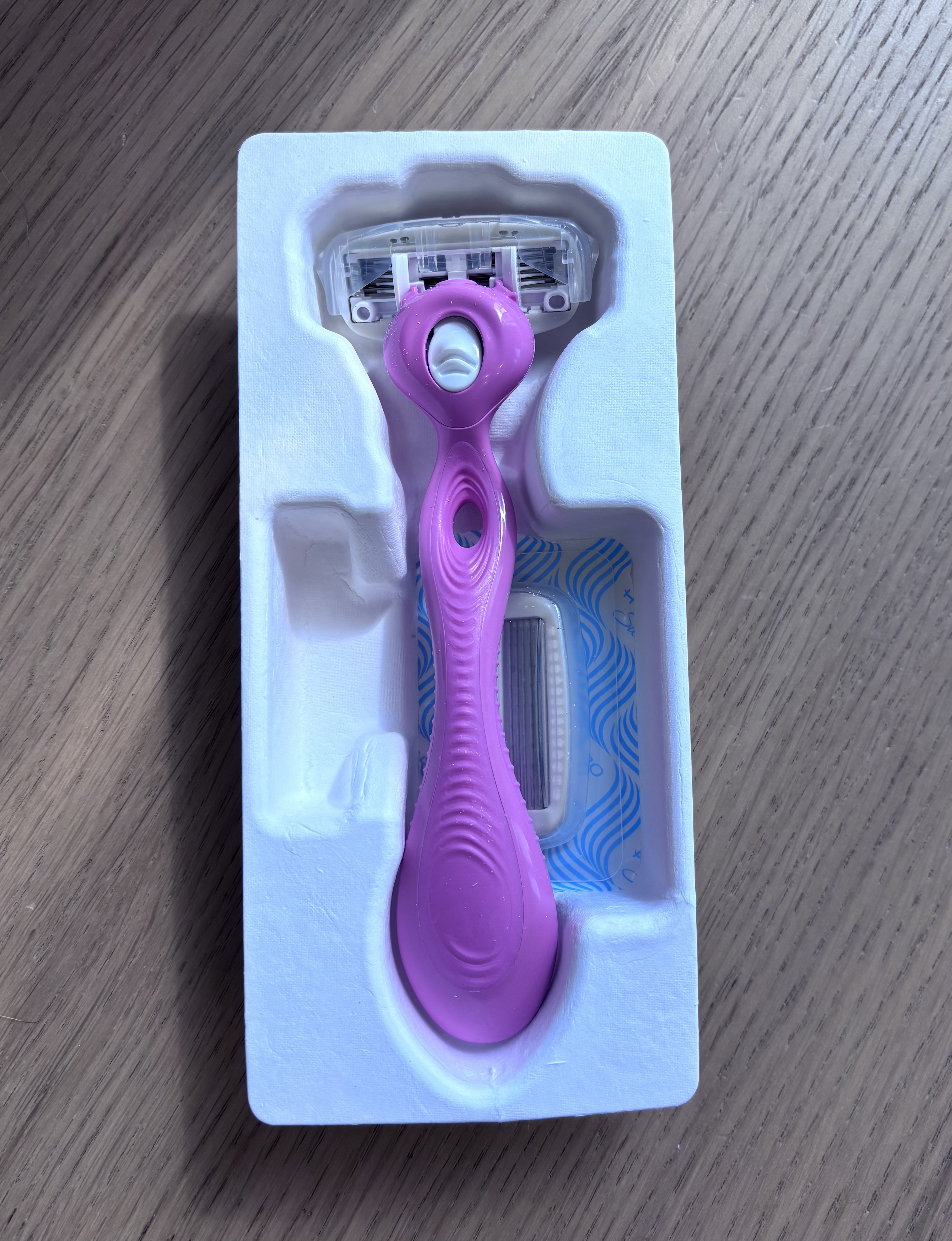 ハイドロシルク ホルダー （刃付き＋替刃１コ）/ハイドロシルク/シェーバーを使ったクチコミ（3枚目）