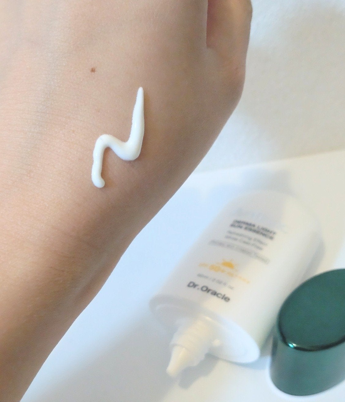 アンティバック ダーマライトサンエッセンス SPF50+ PA+++/Dr.Oracle/日焼け止めローションを使ったクチコミ(3枚目)