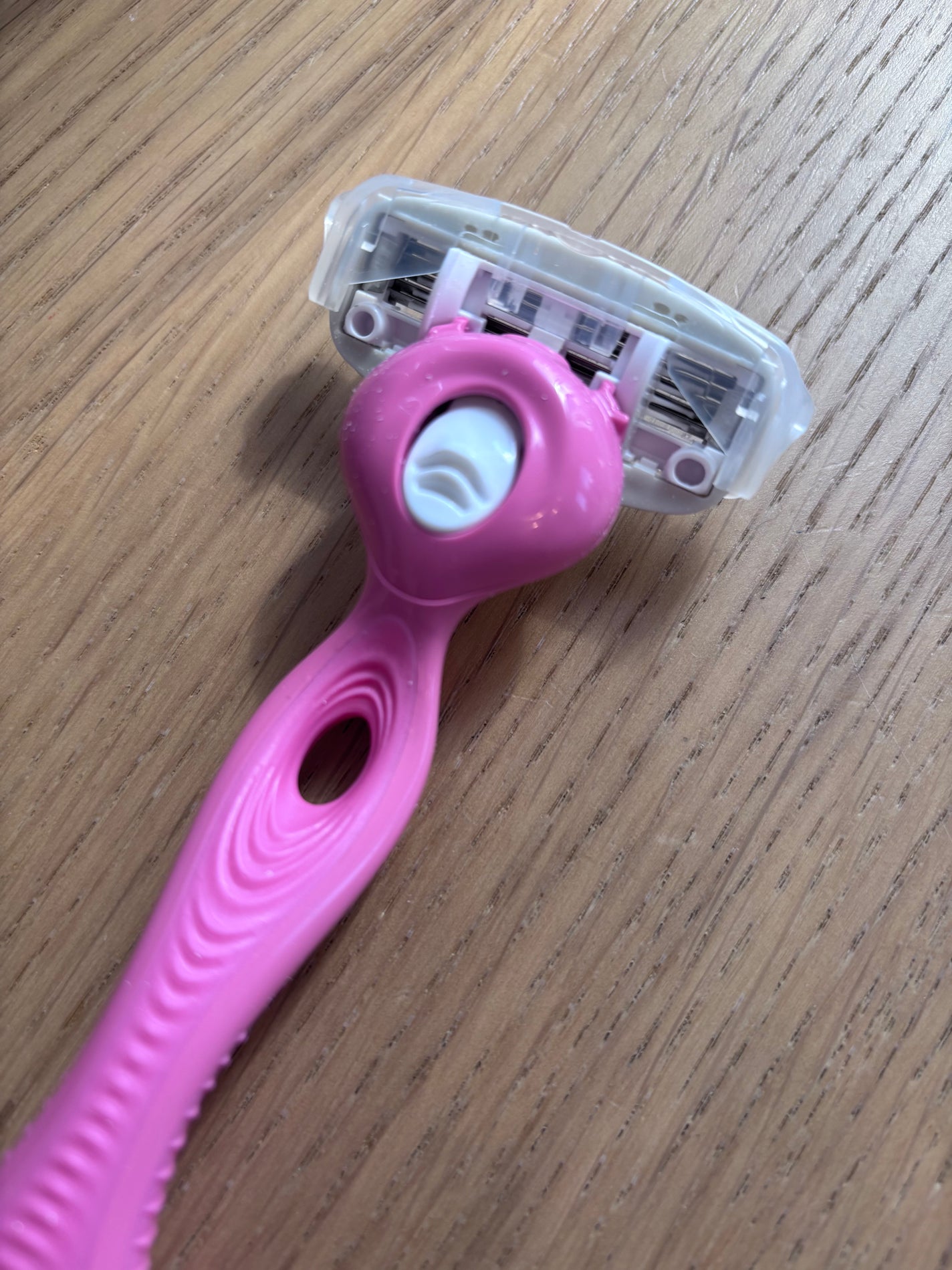 ハイドロシルク ホルダー (刃付き+替刃1コ)/ハイドロシルク/シェーバーを使ったクチコミ(4枚目)