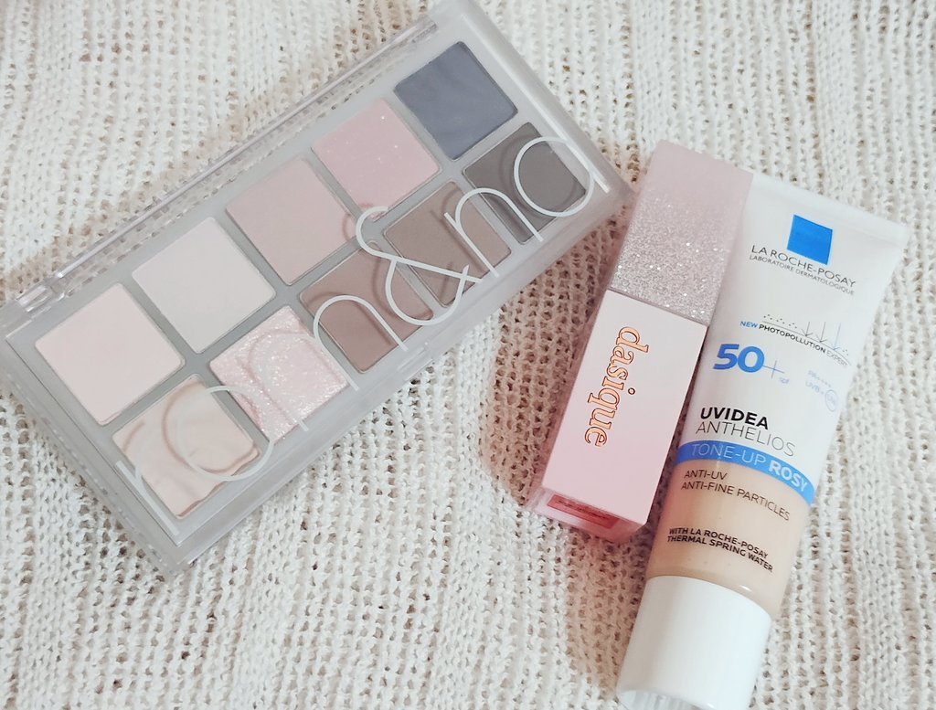 この3つお気に入りすぎて他のコスメ試さないくらい気に入ってる！！