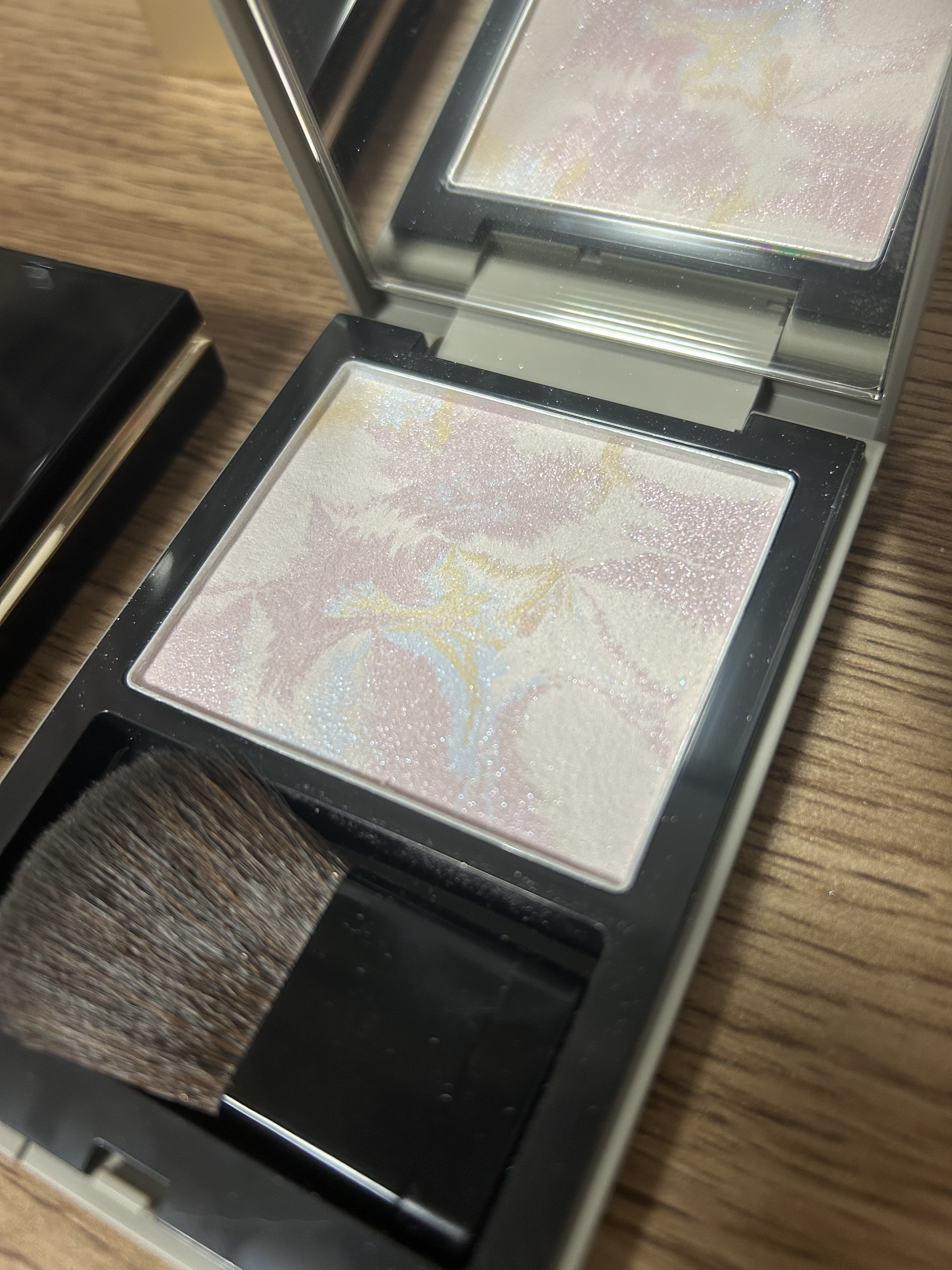 マットシフォン フィニッシングルースパウダー /KiSS/ルースパウダーを使ったクチコミ（3枚目）