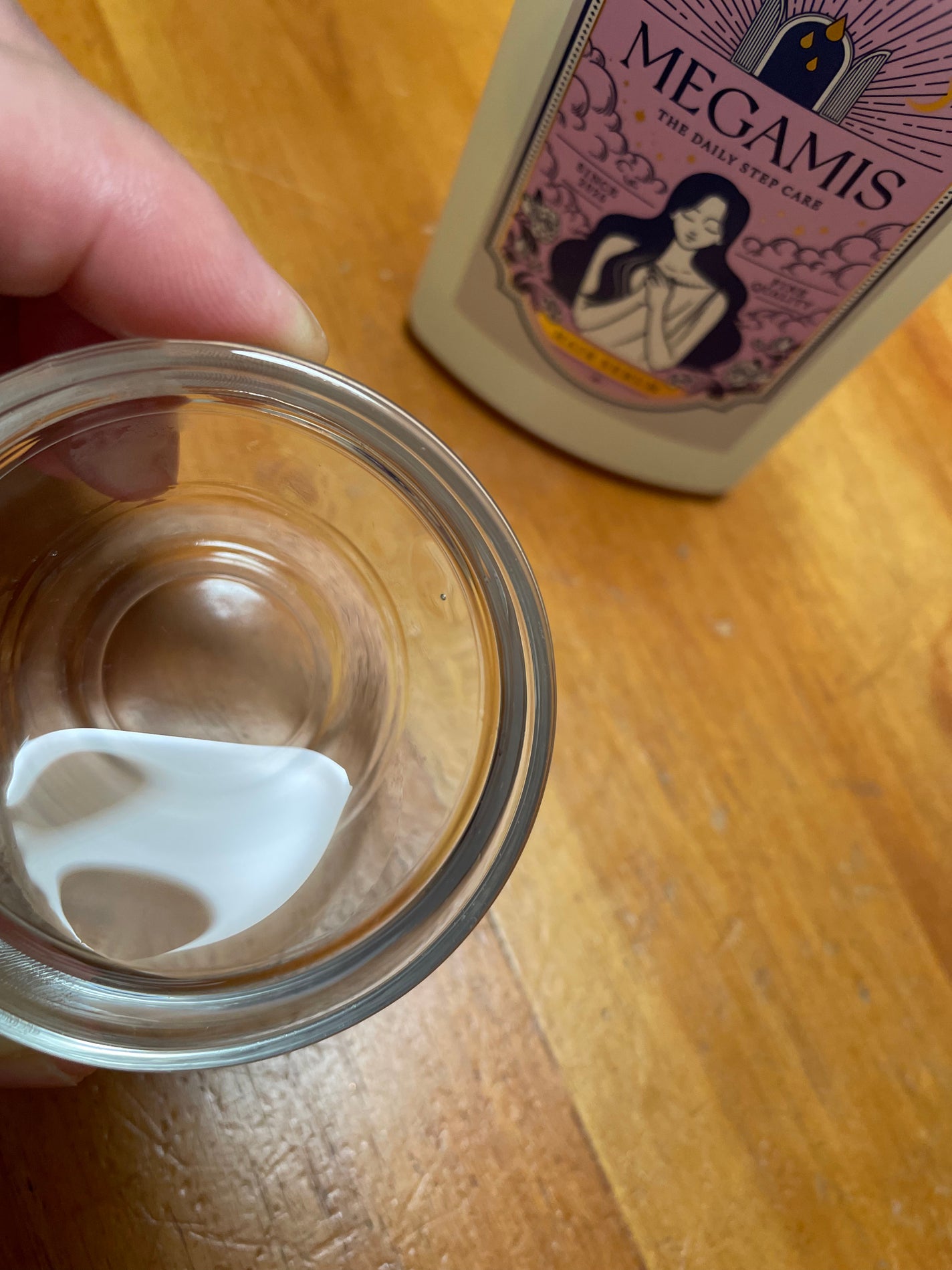 もふ on LIPS 「MEGAMISから商品提供を頂きました。毎日のケアで女神級にま..」(4枚目)