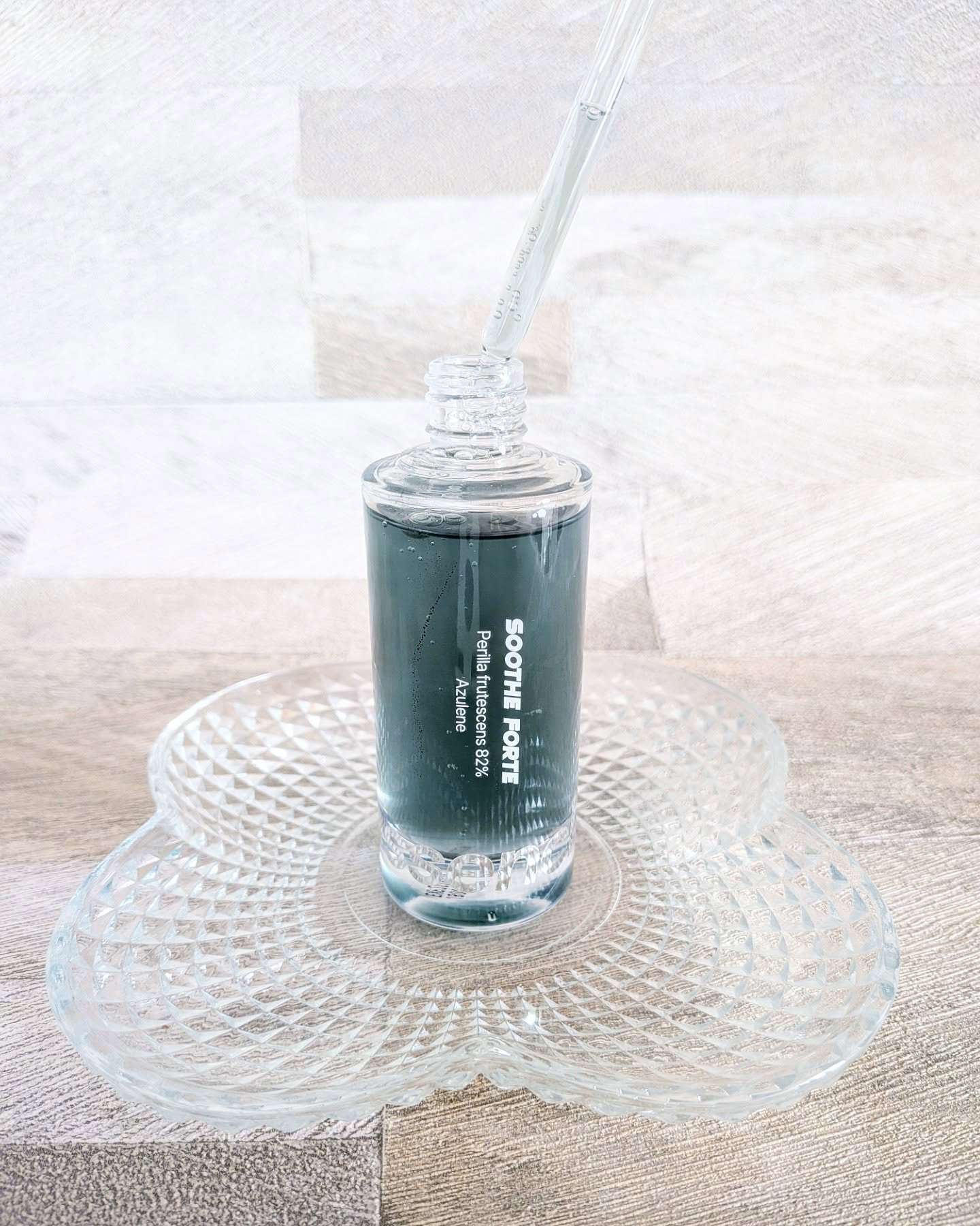 SOOTHE FORTE SERUM/essenciel/ブースター・導入液を使ったクチコミ（2枚目）