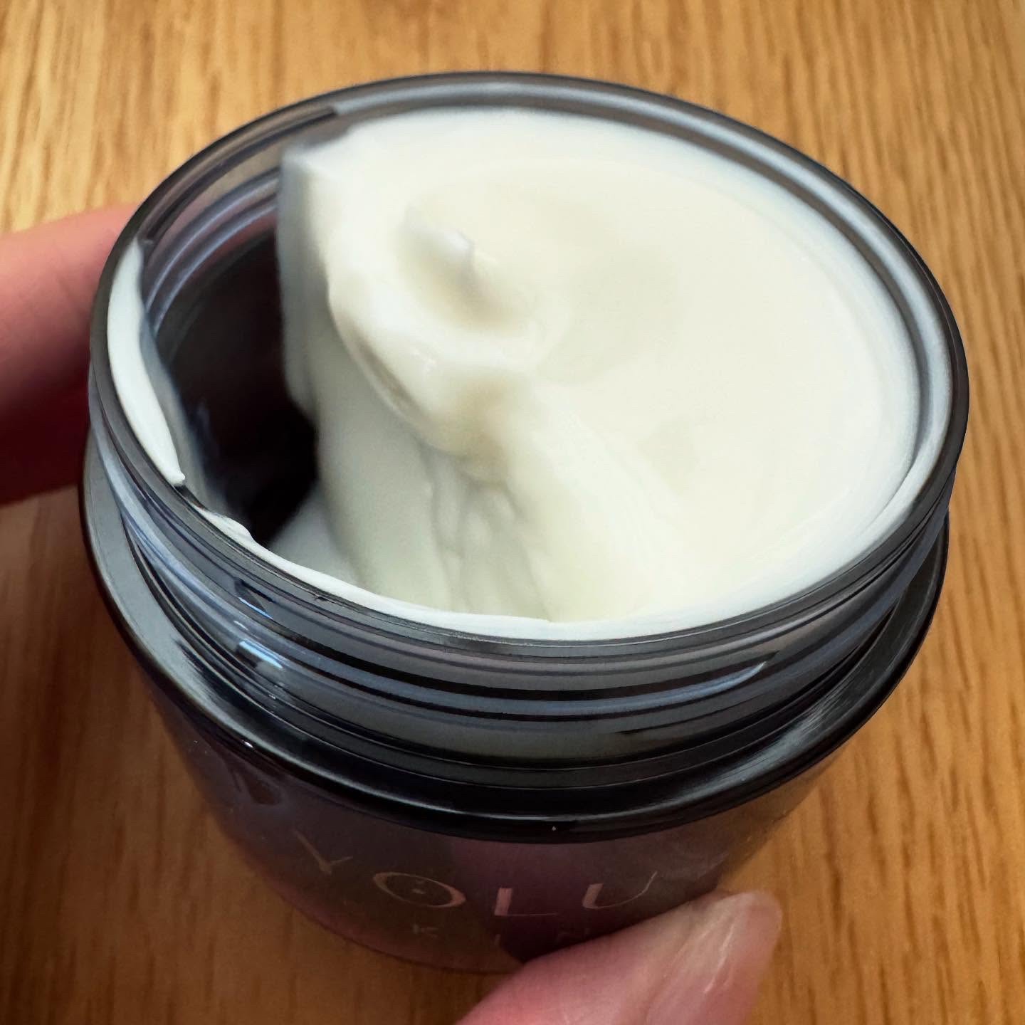 ヨル スキン オーバーナイトクリーム モイスト/YOLU/フェイスクリームを使ったクチコミ（3枚目）