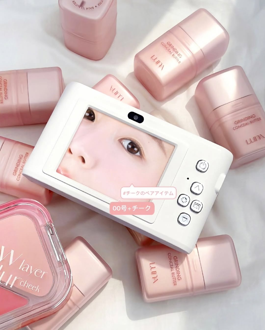 【LUNAの受賞コンシーラーから新色登場💖】

🏆2025年上半期 美容雑誌にて
＼コンシーラー部門 　受賞／
グラインディングコンシールバター🧈

✔ シミ・そばかす・赤みをしっかりカバー
✔ 毛穴や肌の凹凸もつるんと補正
✔ 肌悩