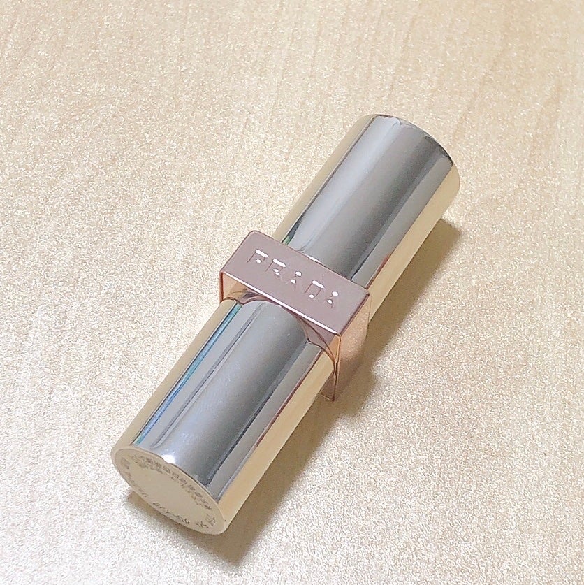 プラダ ライト グローイング リップバーム/PRADA BEAUTY/リップバームを使ったクチコミ(3枚目)