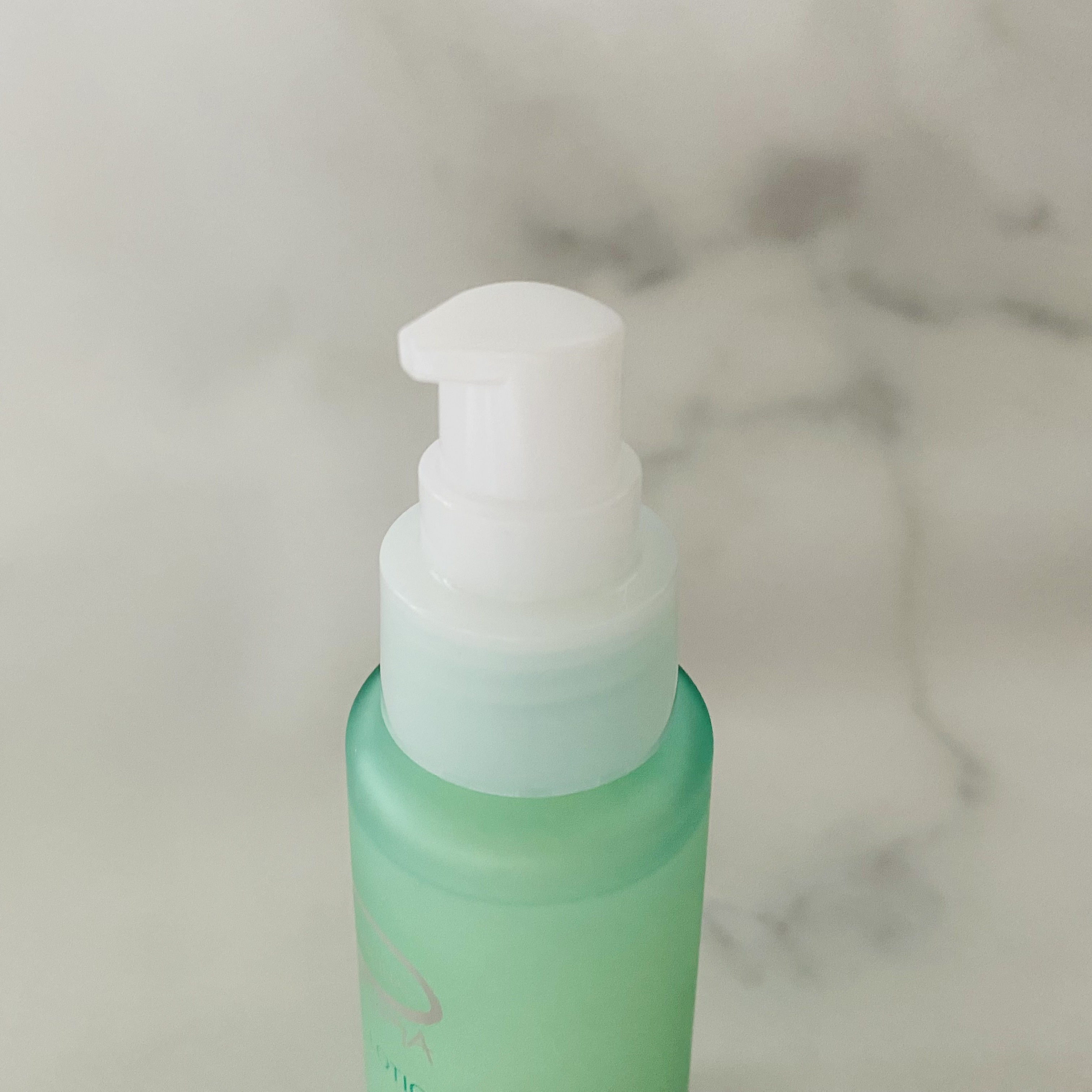 ピアベルピア ミルキーローションのクチコミ「ミルキーローション🧴

とろみのあるテクスチャー🩵
油分を含まないのでさっぱりとした使用感

.....」（2枚目）