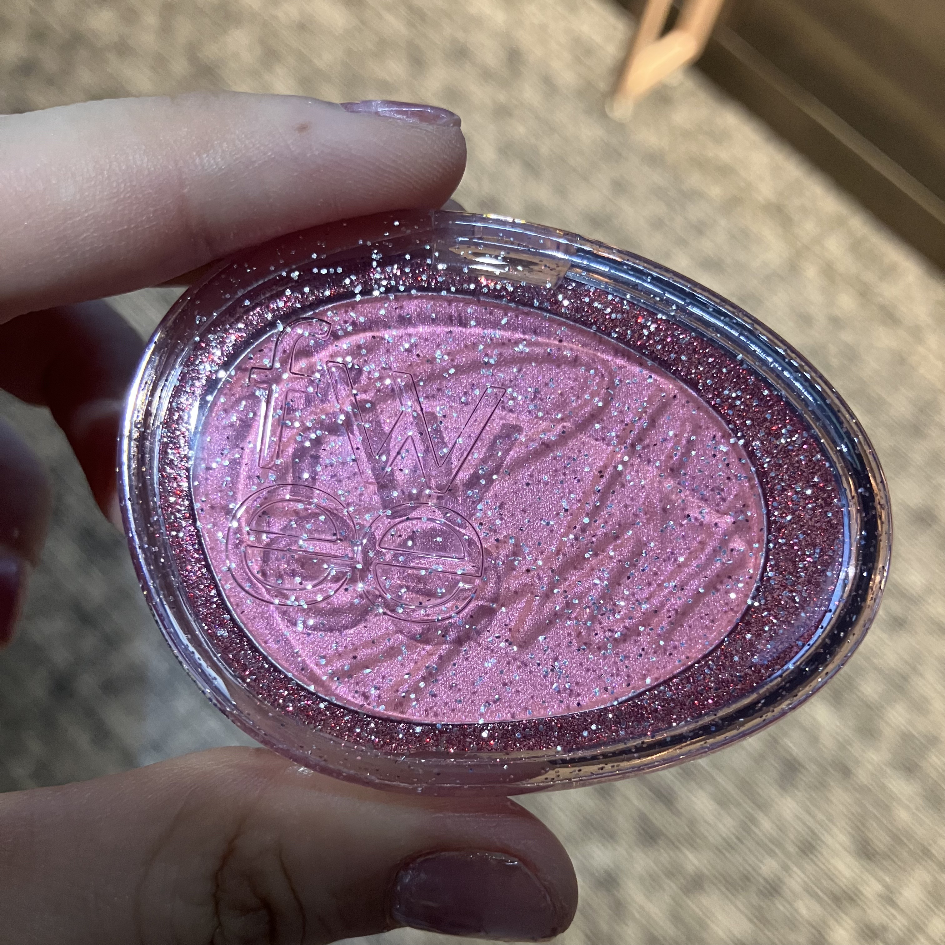 フィー グリッツストーンハイライター/fwee/パウダーハイライトを使ったクチコミ（3枚目）