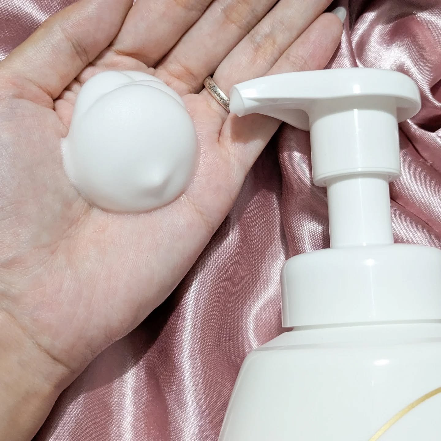 薬用　ダヴ　ニキビケア泡ボディウォッシュ　なめらか素肌/ダヴ/ボディソープを使ったクチコミ（2枚目）