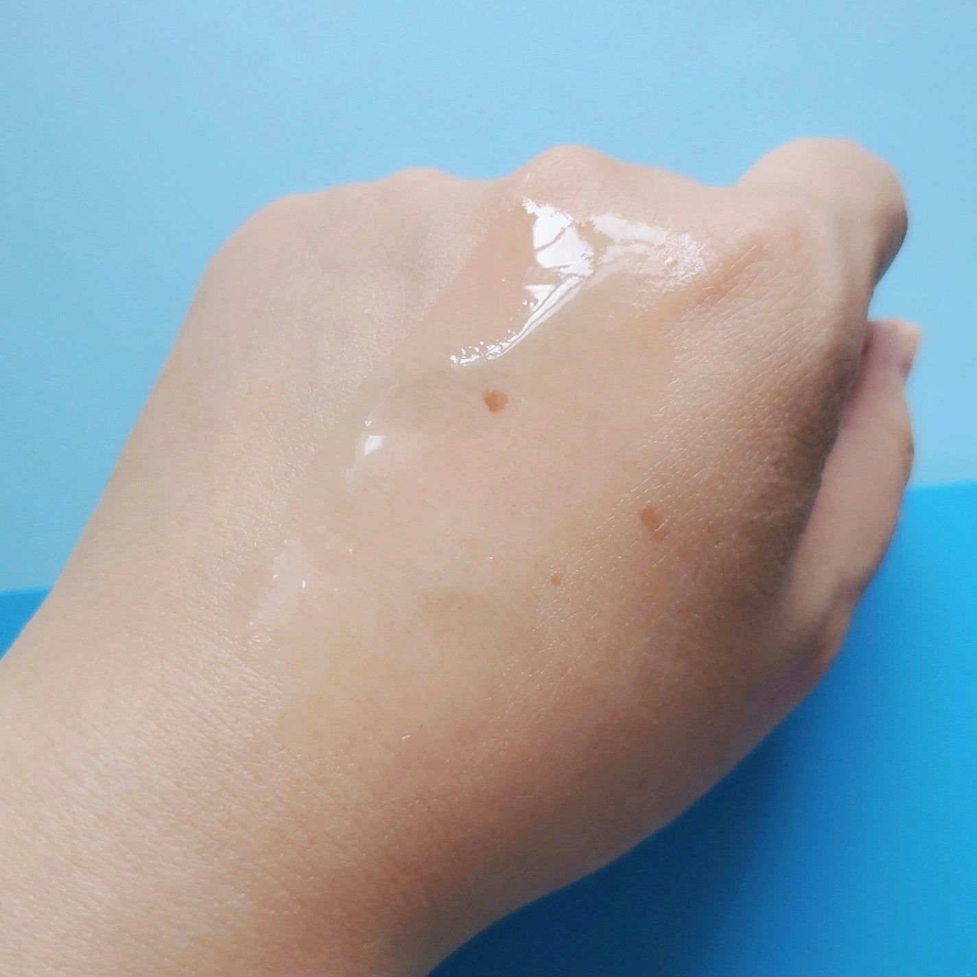 ロータスポアタイトニングセラム/manyo/美容液を使ったクチコミ(4枚目)